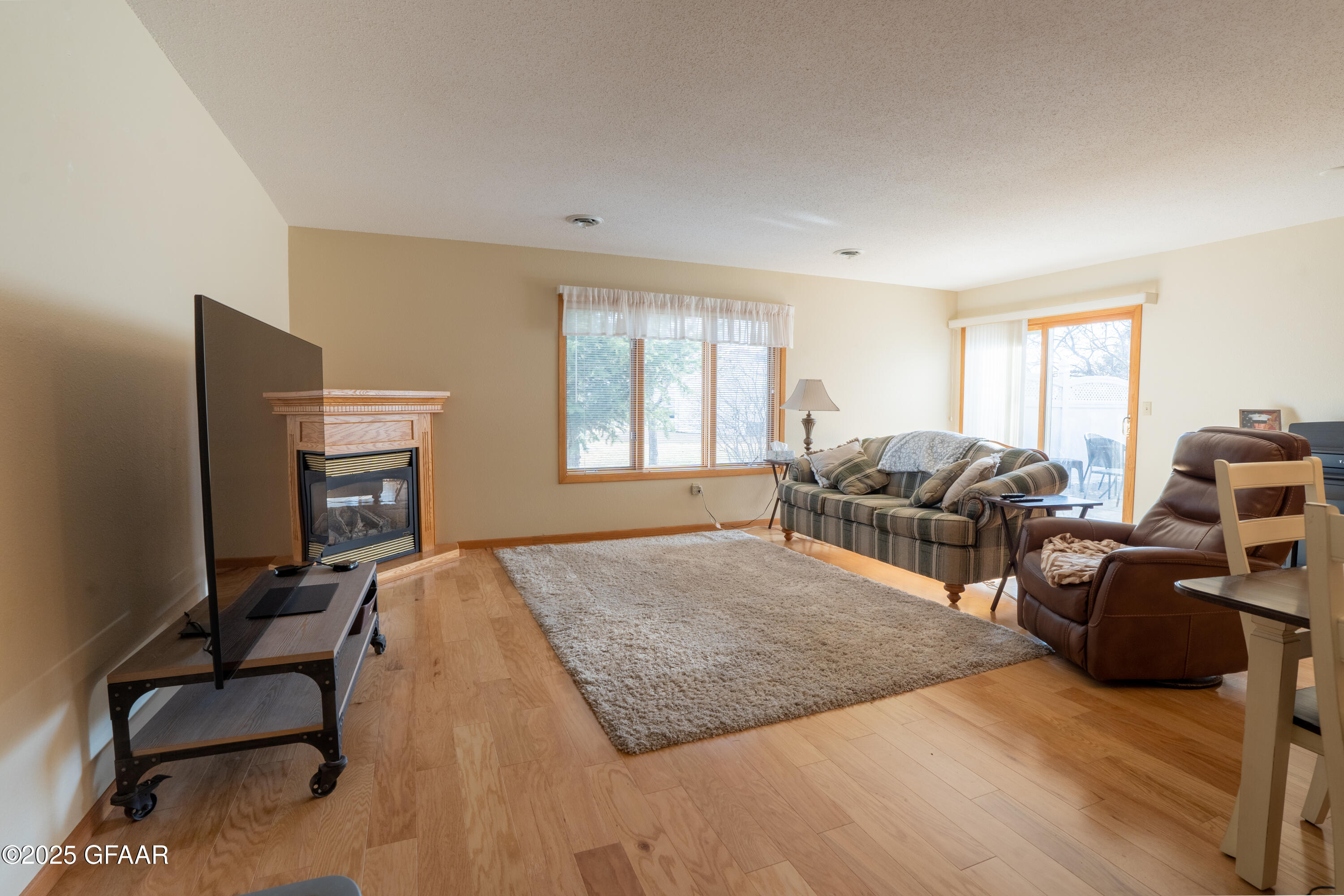 4167 LARK Circle