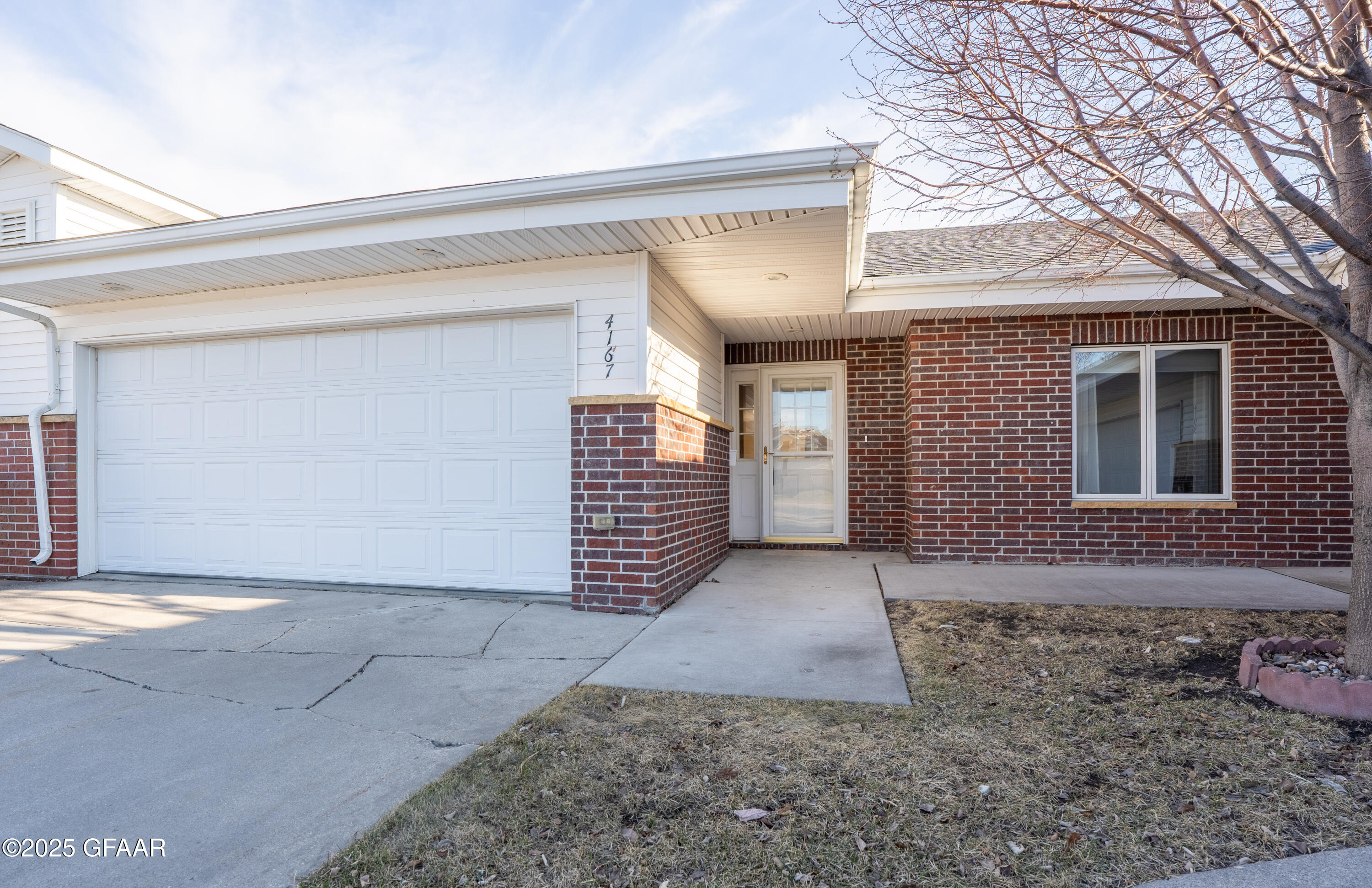 4167 LARK Circle