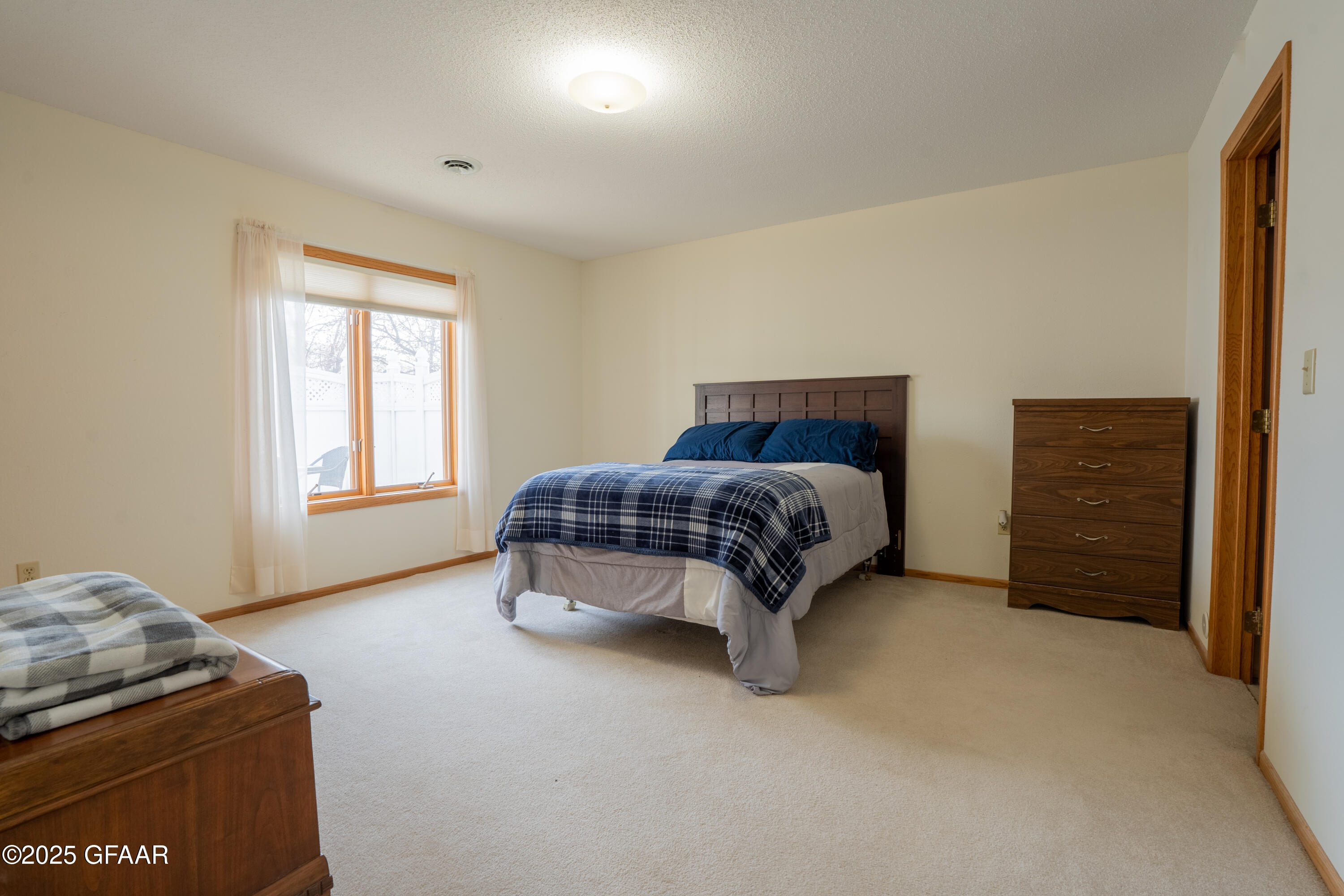 4167 LARK Circle