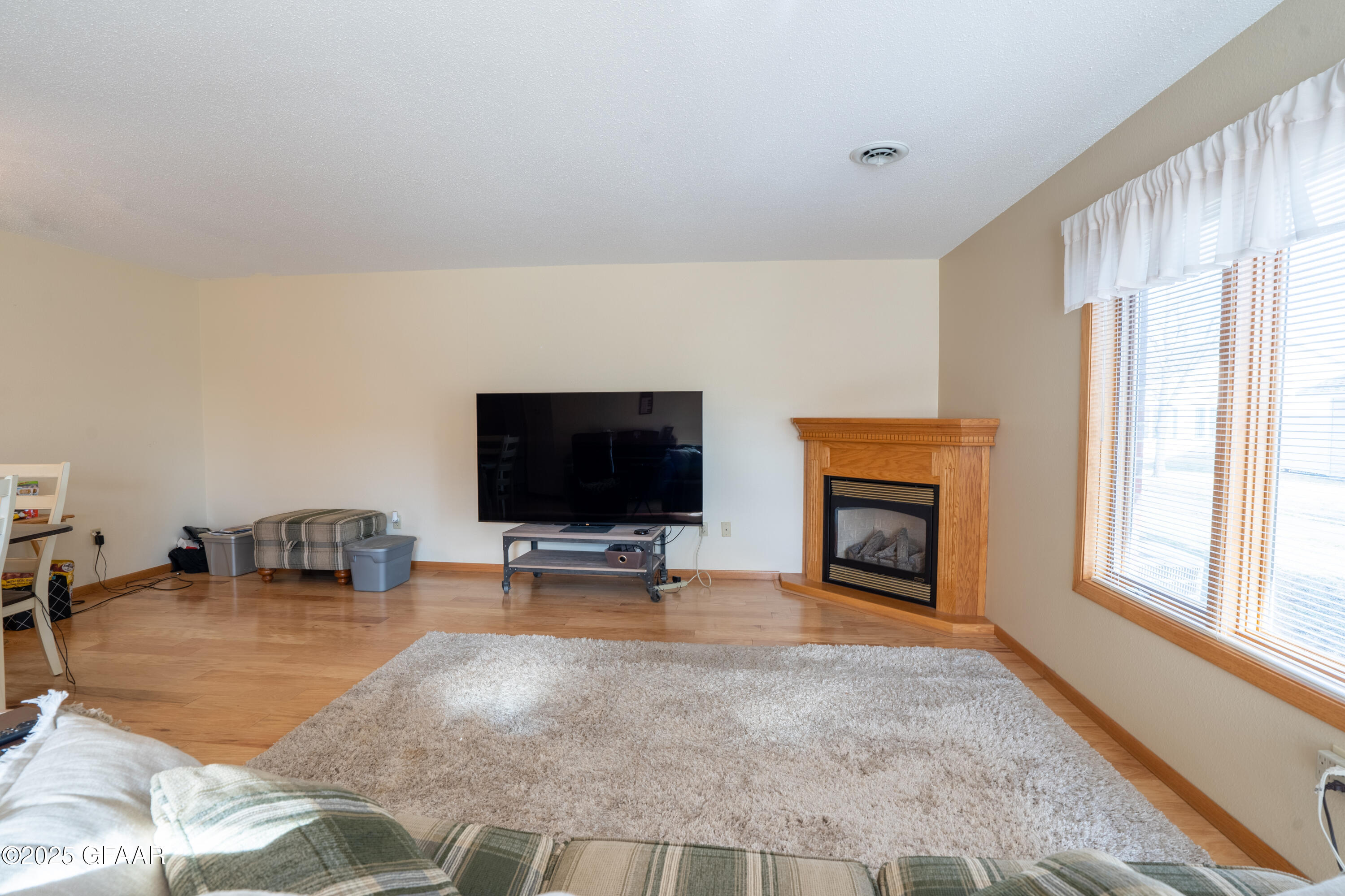 4167 LARK Circle