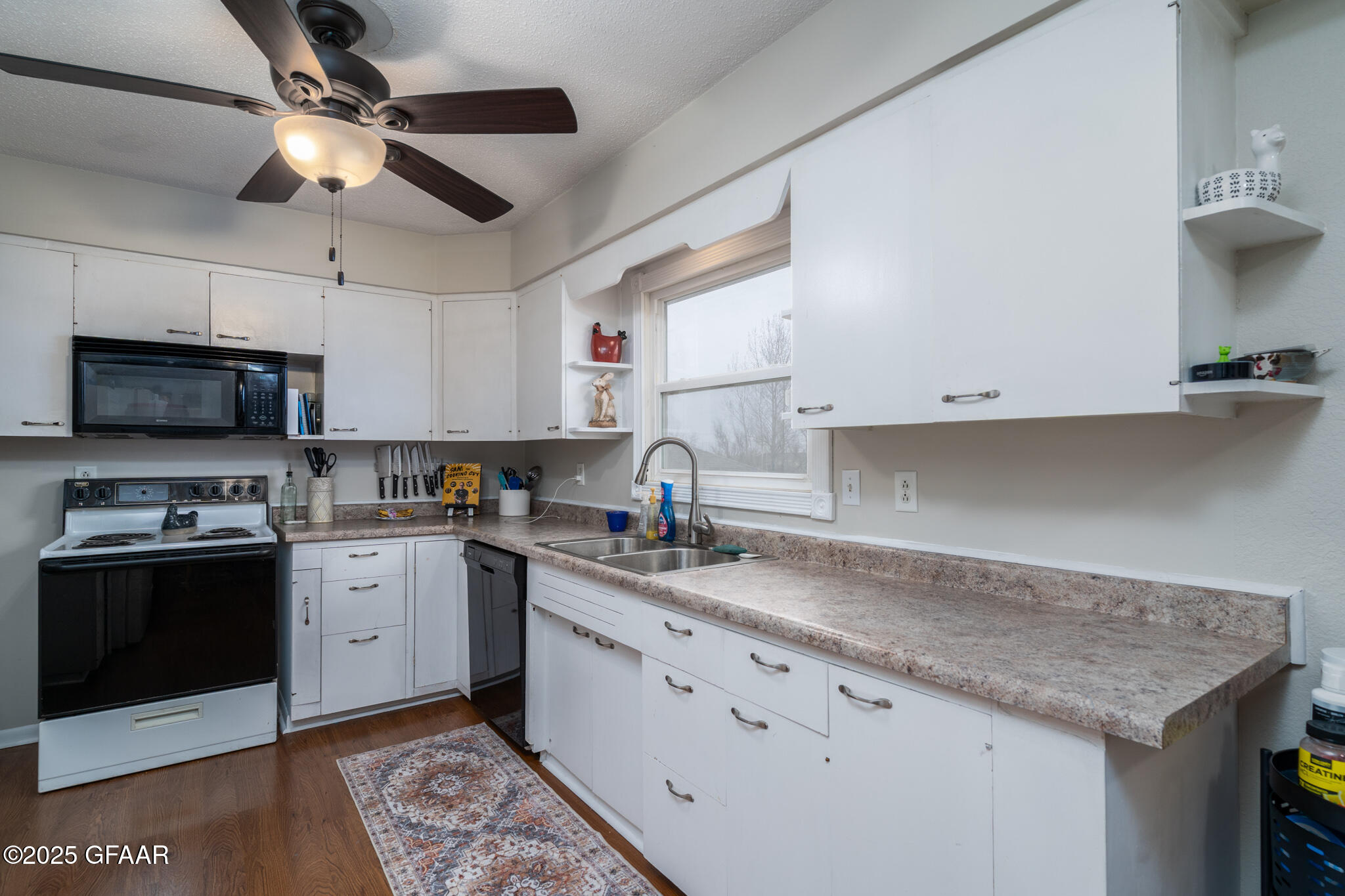 2110 CLEMETSON Street NE