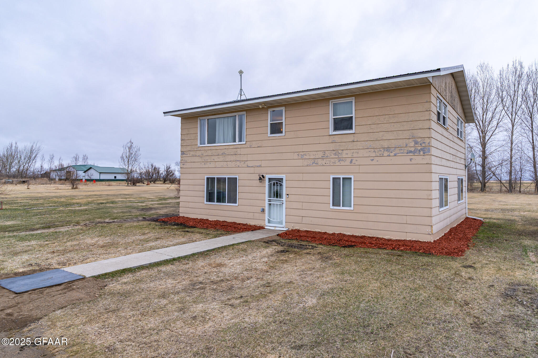 2110 CLEMETSON Street NE