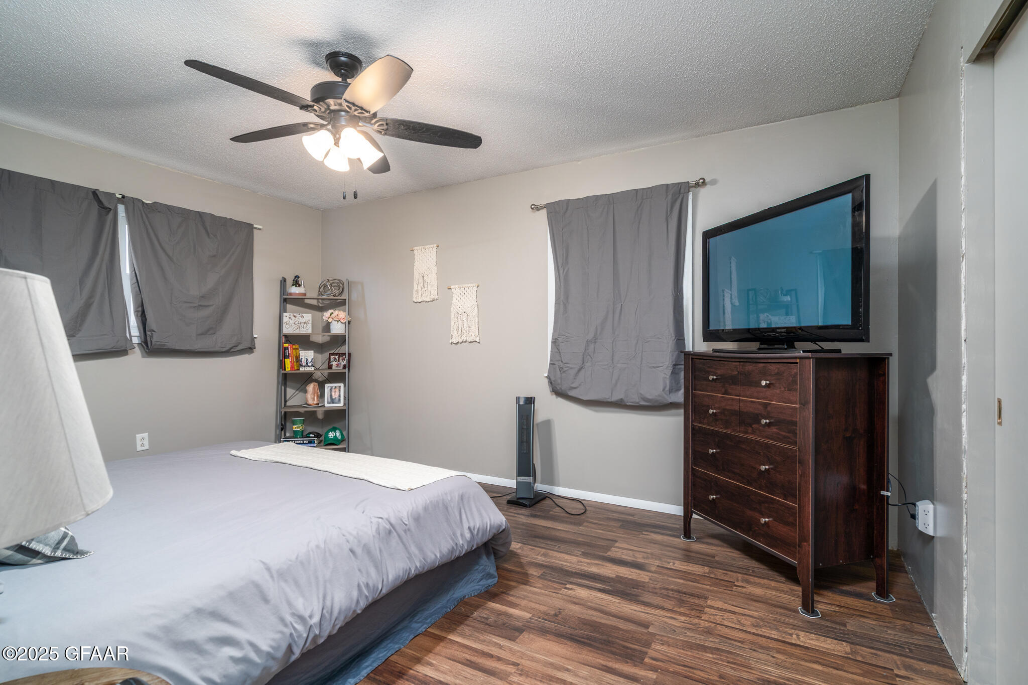 2110 CLEMETSON Street NE