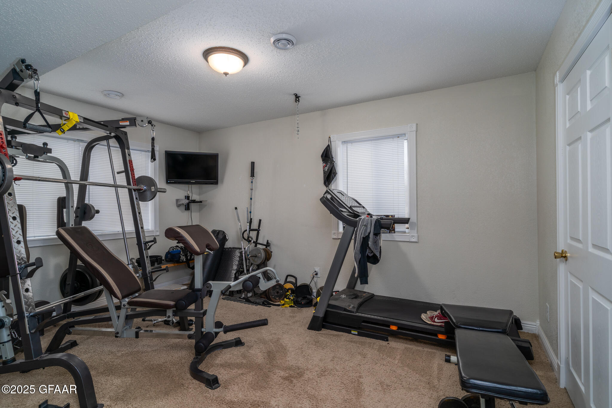 2110 CLEMETSON Street NE