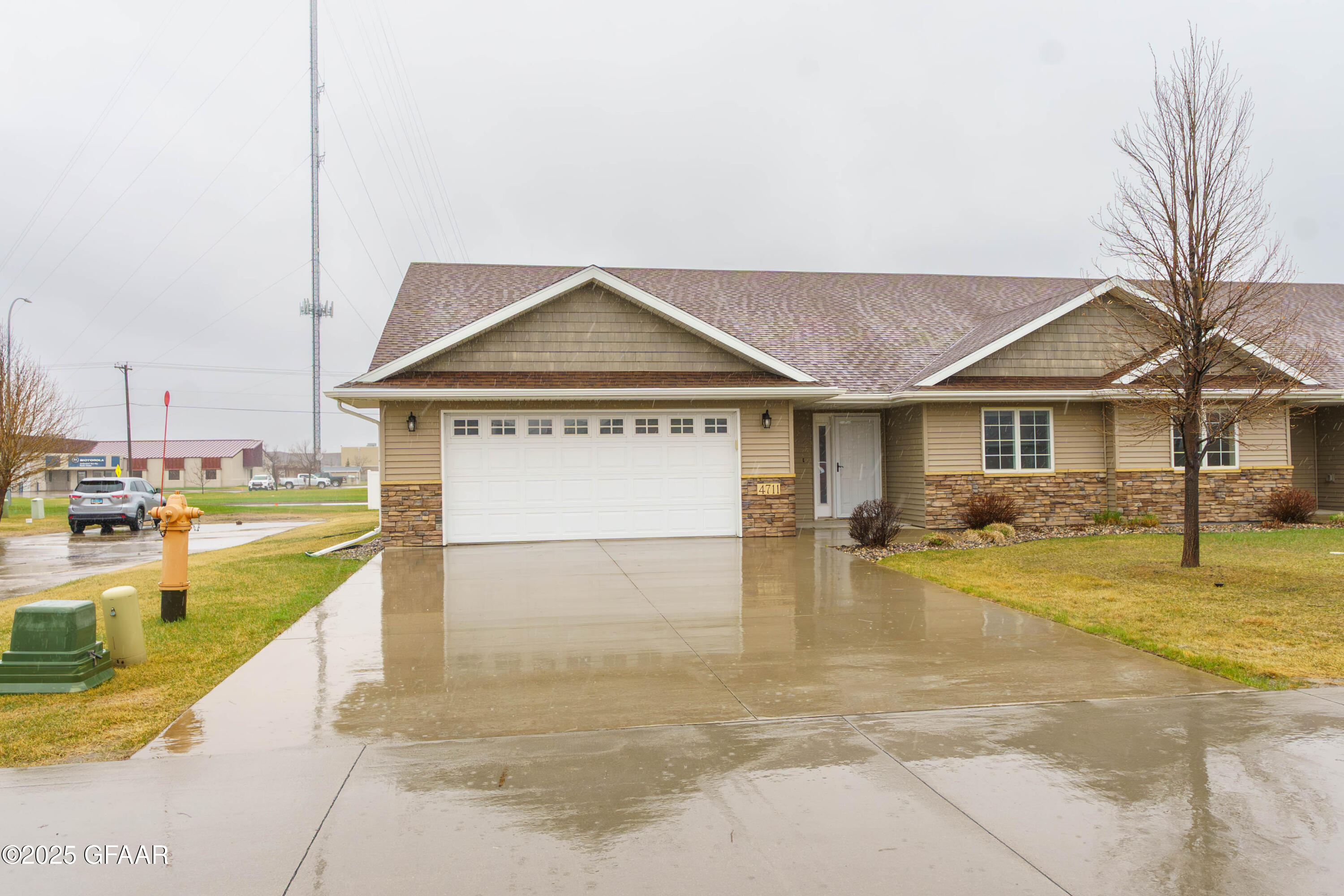 4711 RIDGEWOOD Lane
