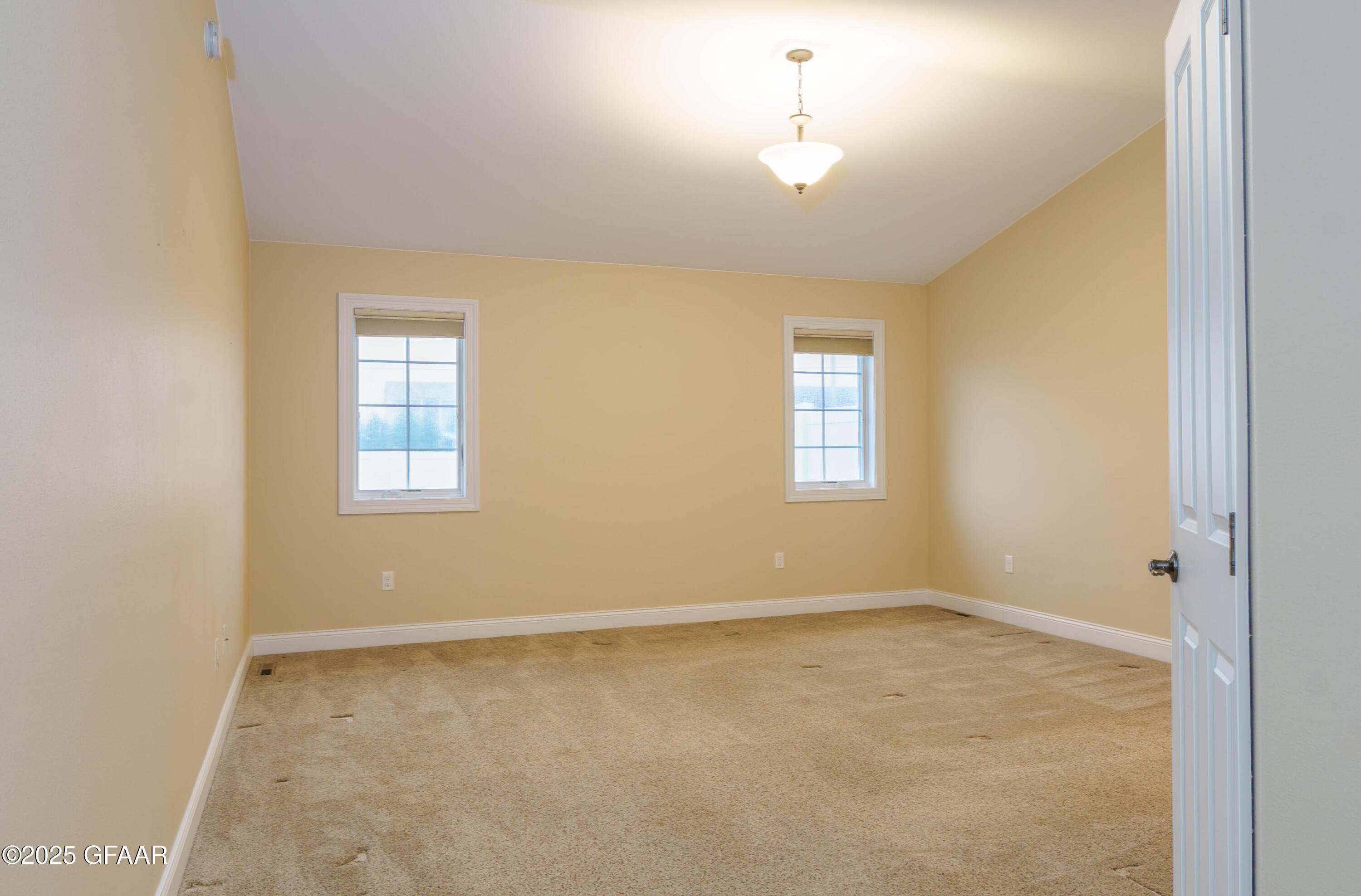 4711 RIDGEWOOD Lane