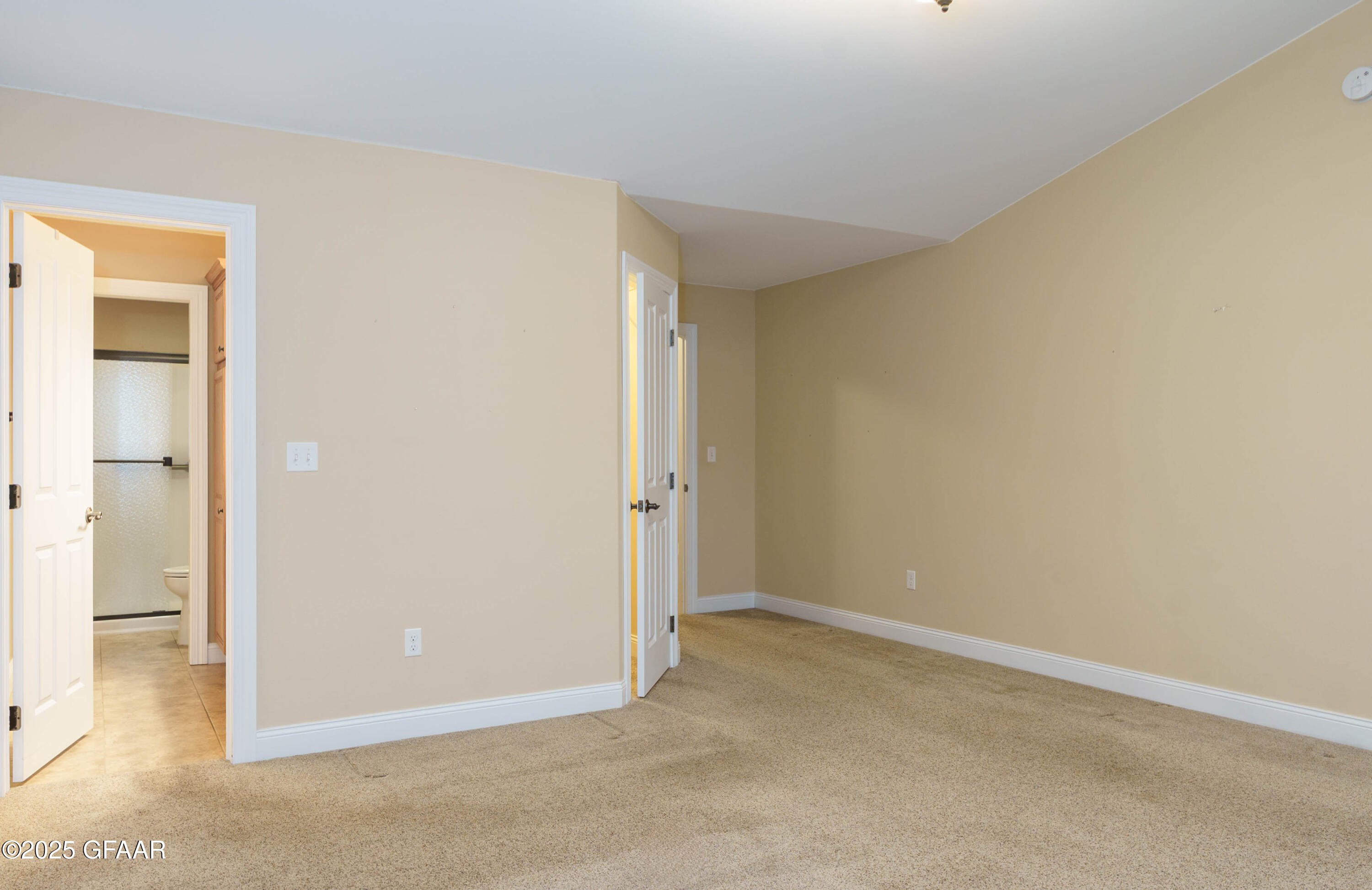 4711 RIDGEWOOD Lane