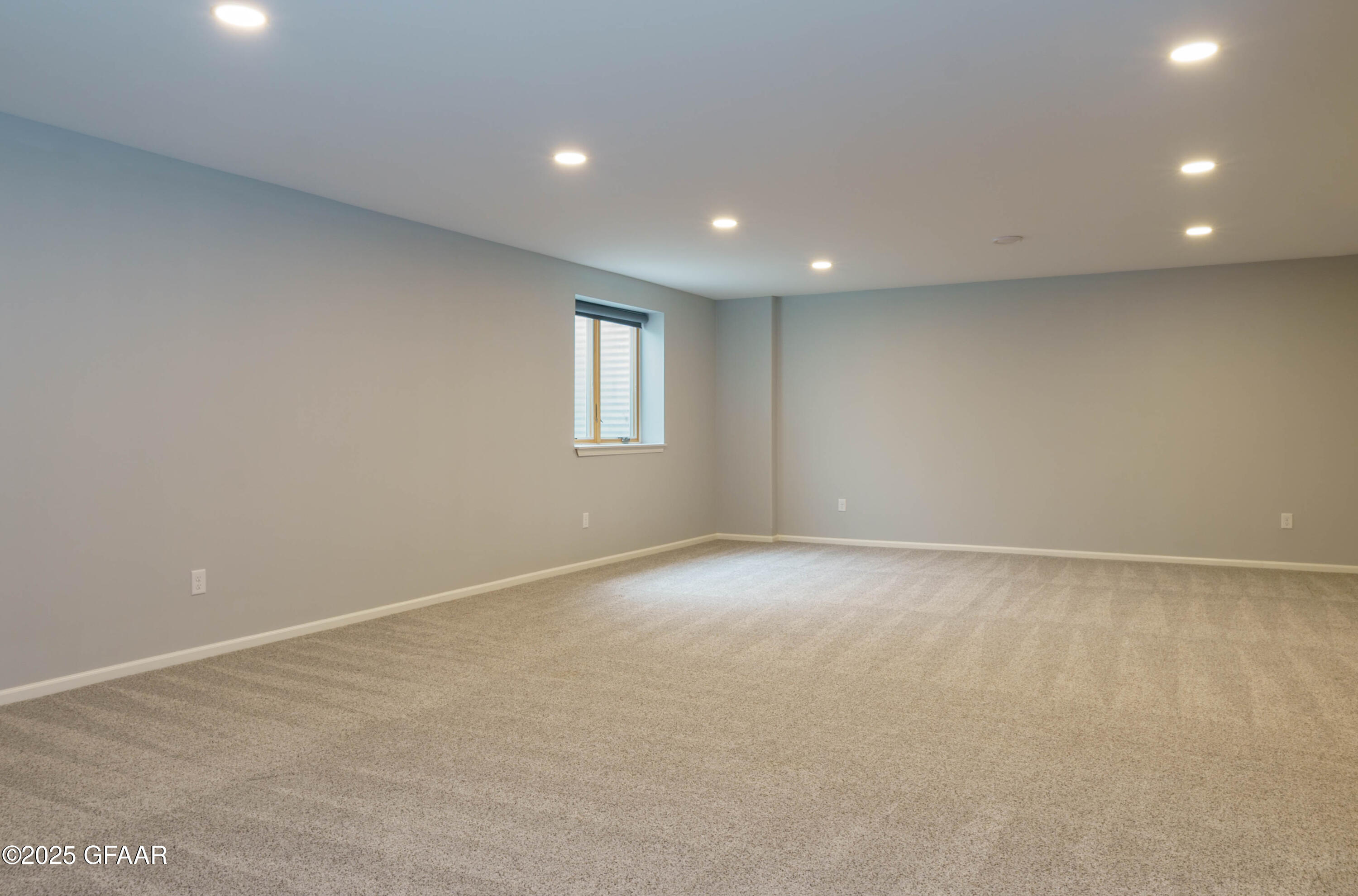 2585 AUGUSTA Drive