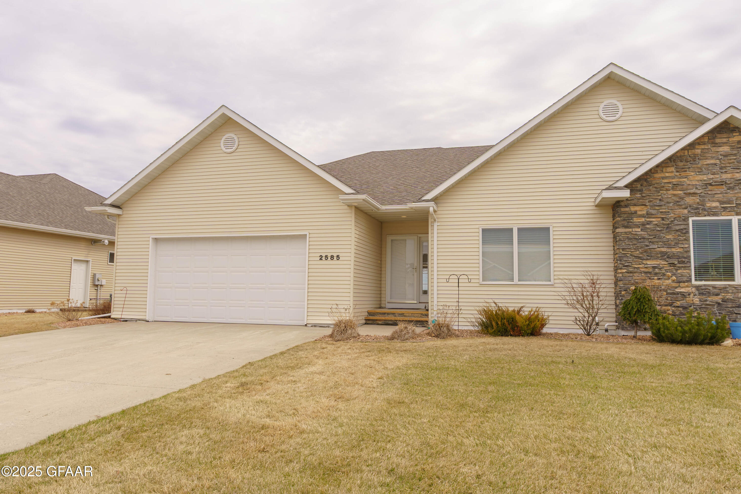 2585 AUGUSTA Drive
