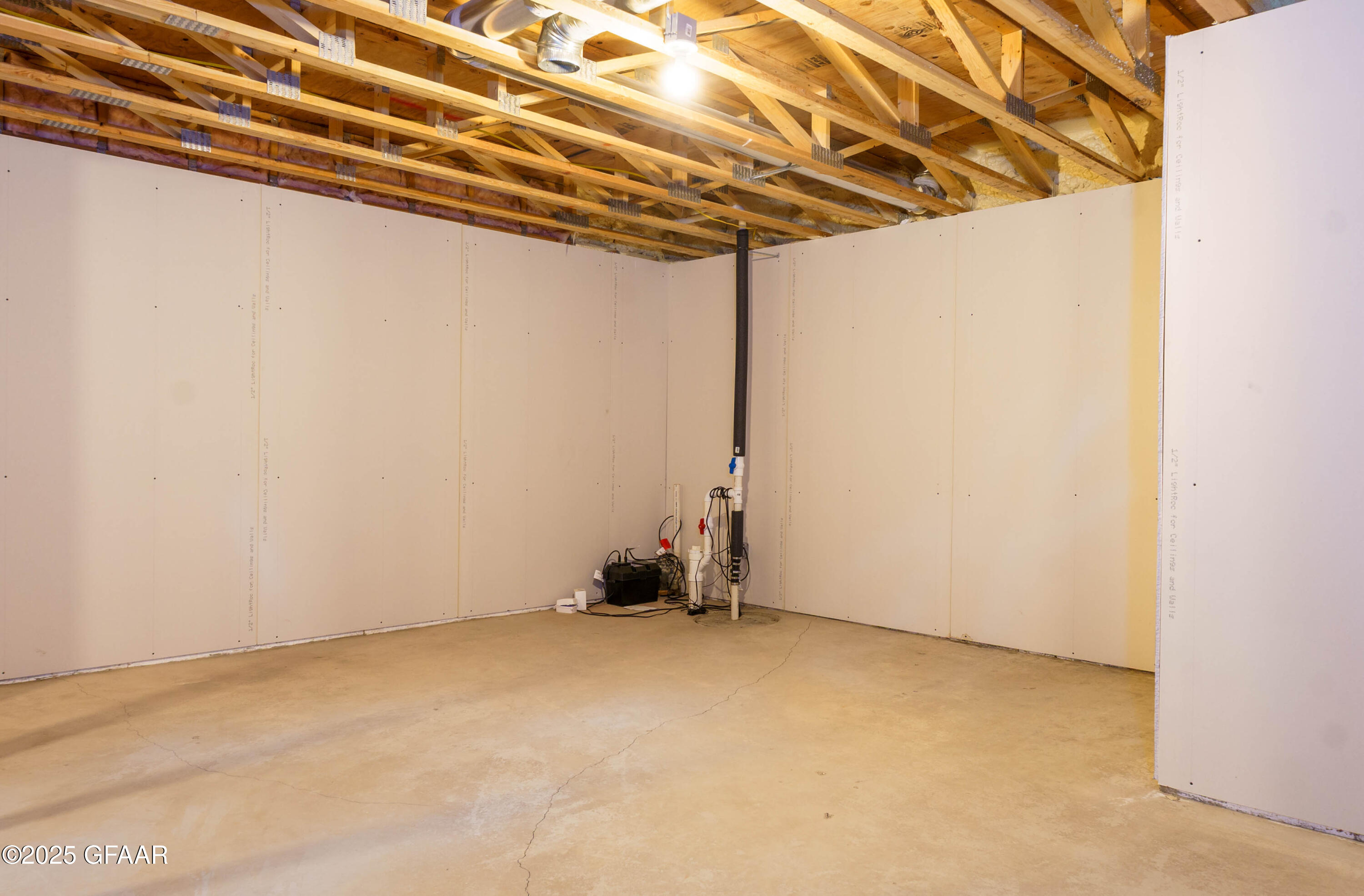 2585 AUGUSTA Drive