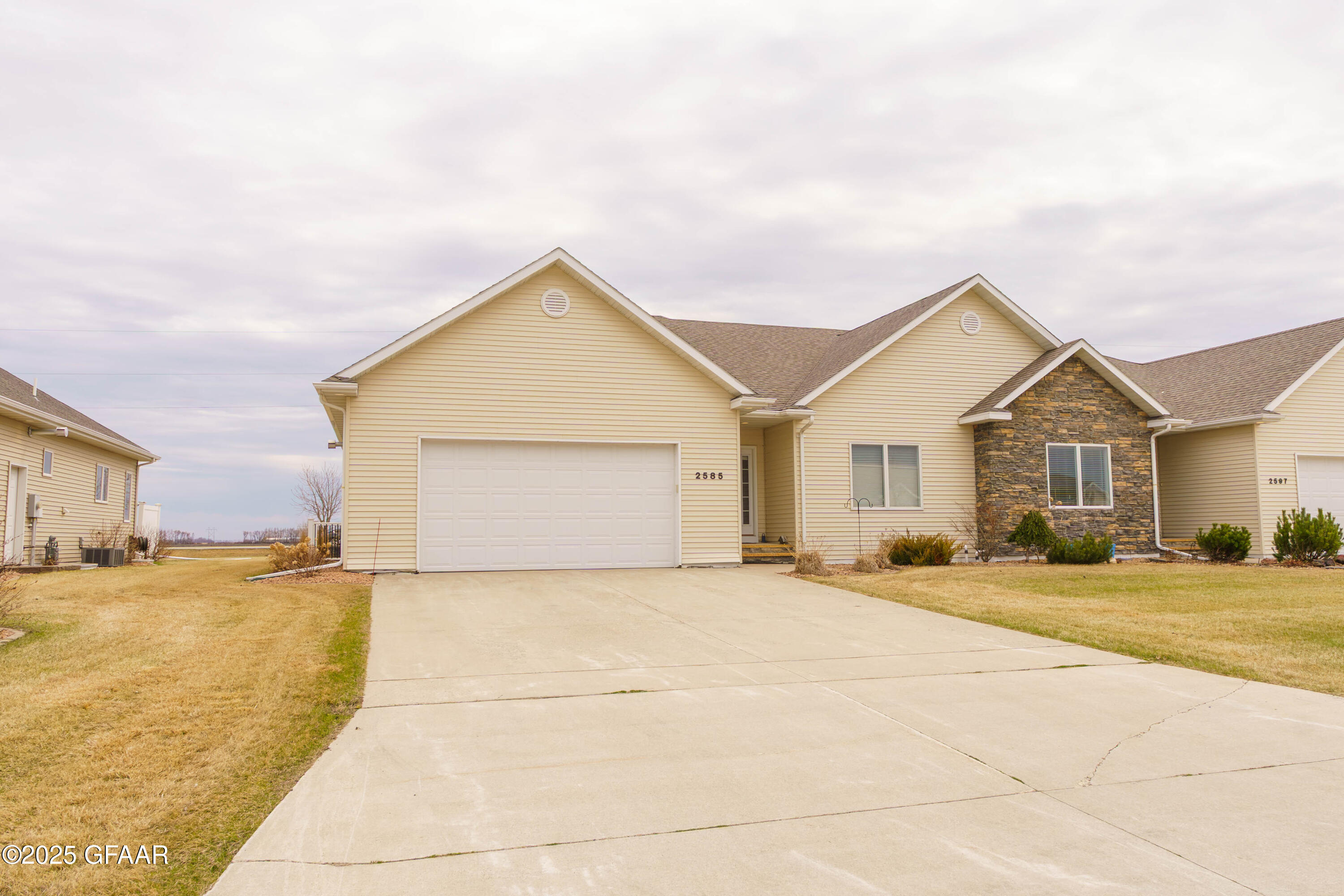 2585 AUGUSTA Drive