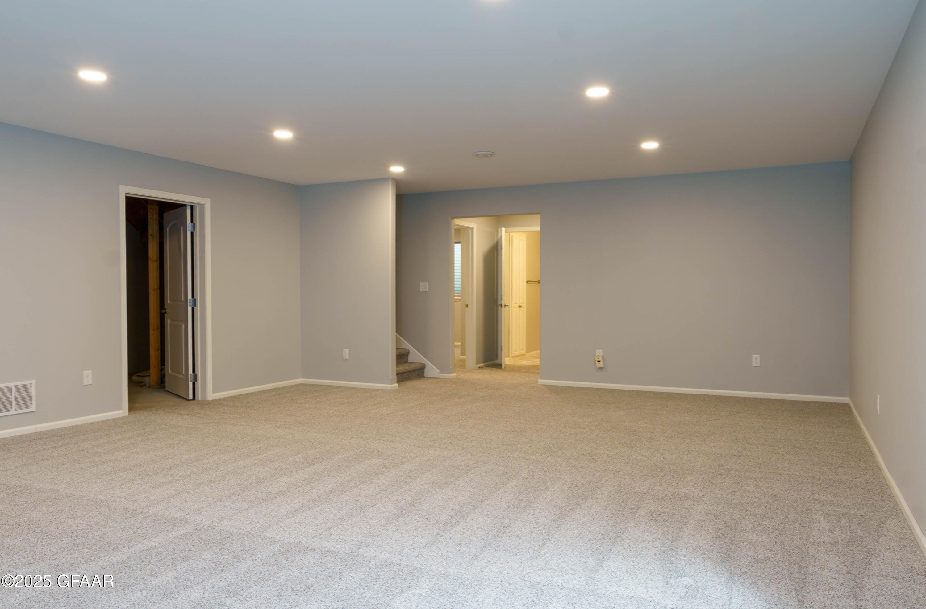 2585 AUGUSTA Drive
