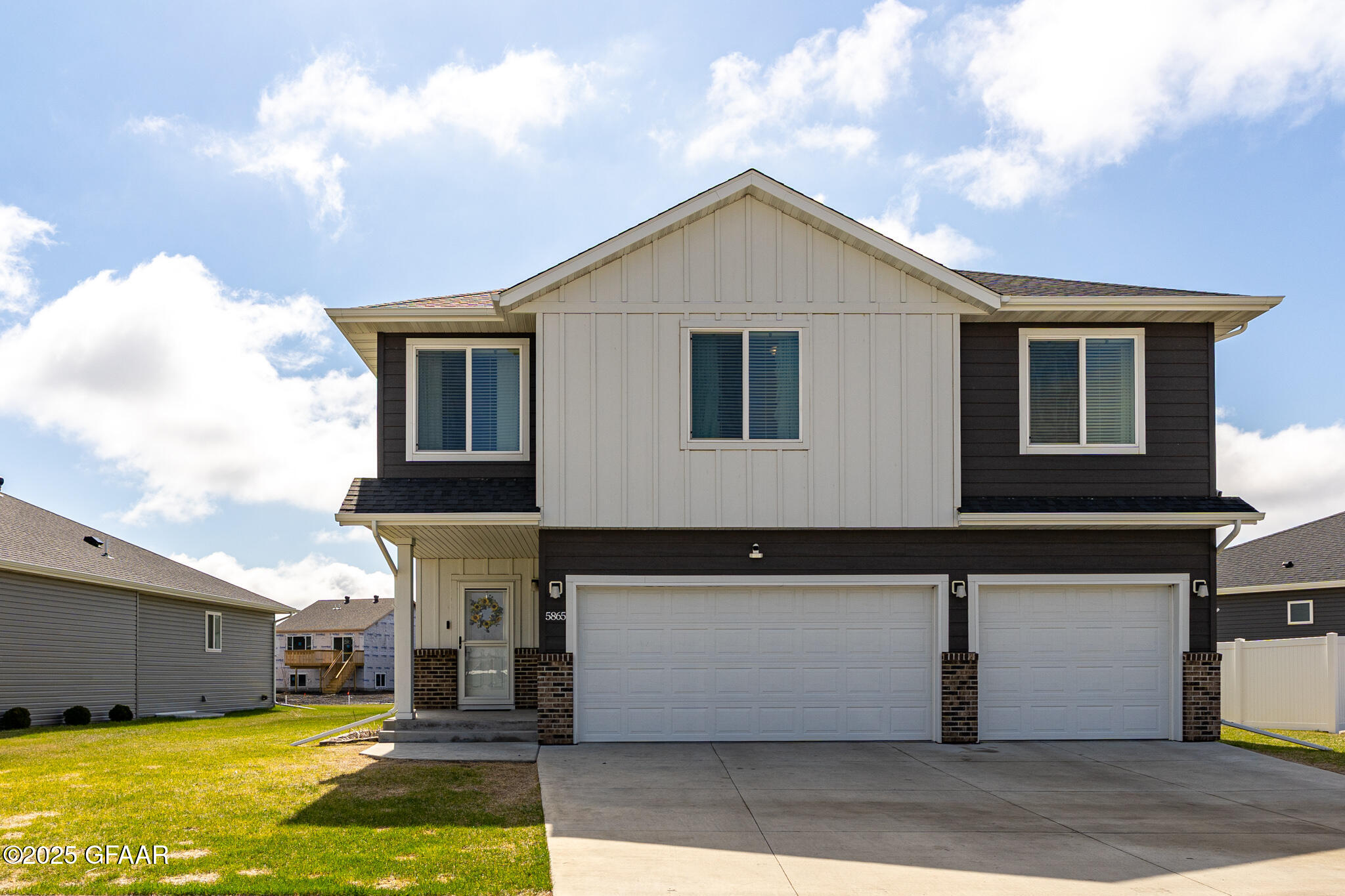 5865 LOU ANN Street