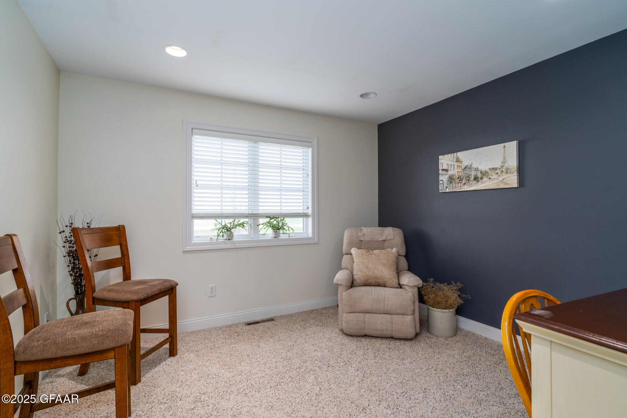 1605 15TH Avenue NE