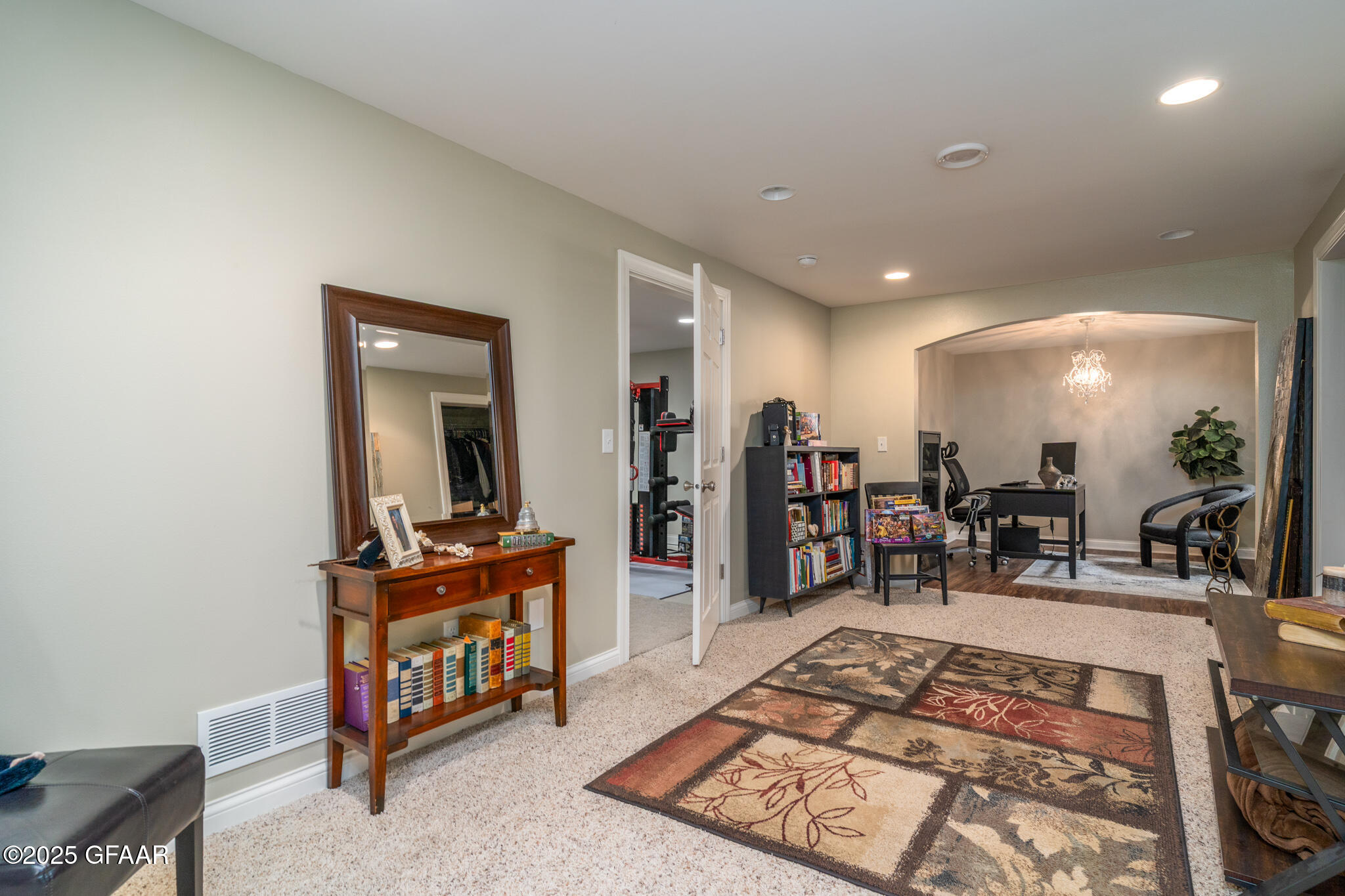 1605 15TH Avenue NE