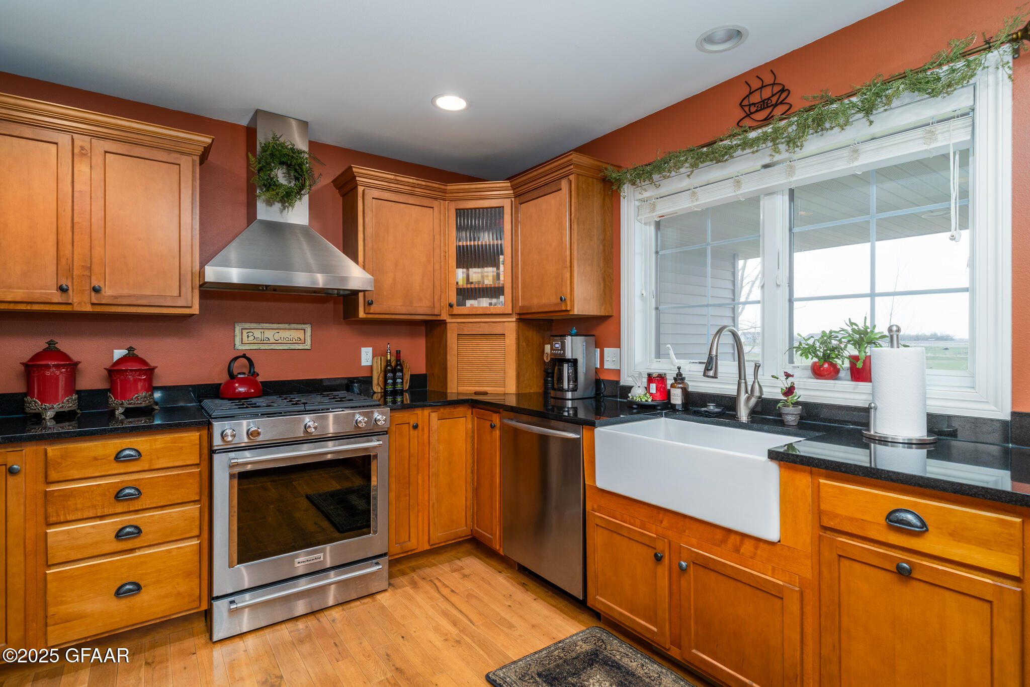 1605 15TH Avenue NE
