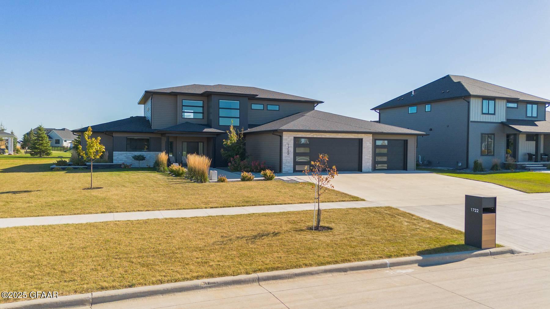 1722 KINGS VIEW Drive