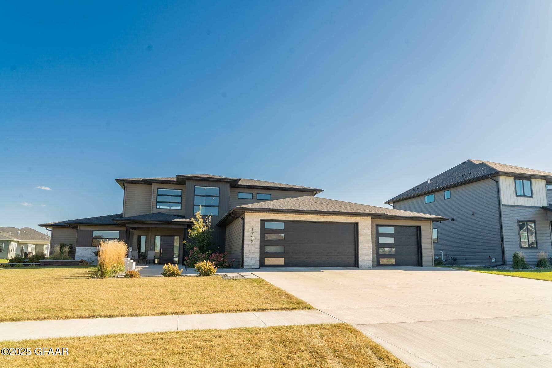 1722 KINGS VIEW Drive