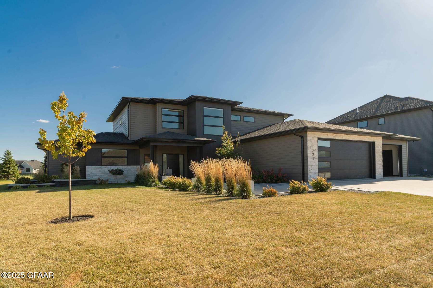 1722 KINGS VIEW Drive