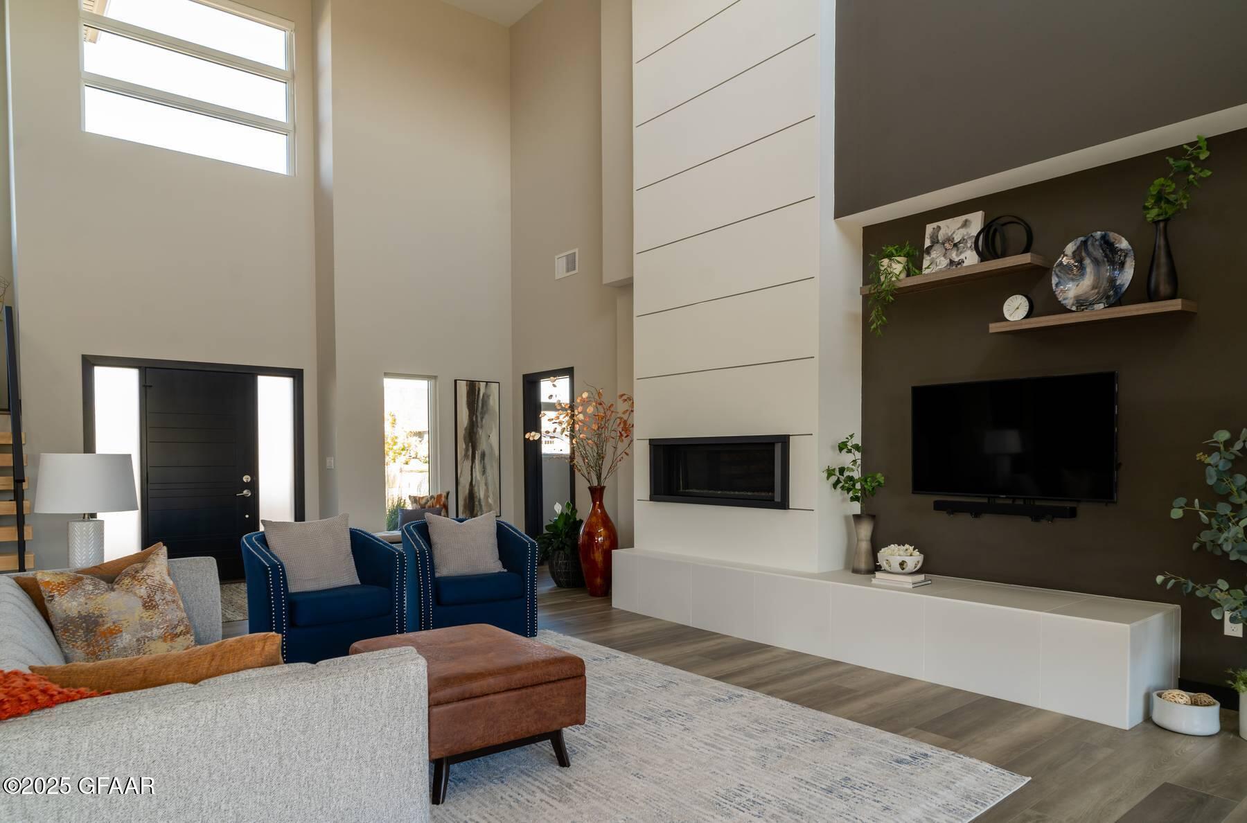 1722 KINGS VIEW Drive
