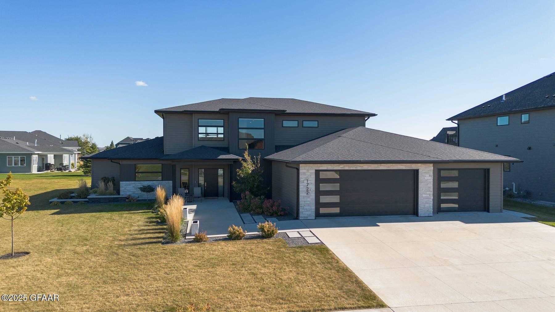1722 KINGS VIEW Drive