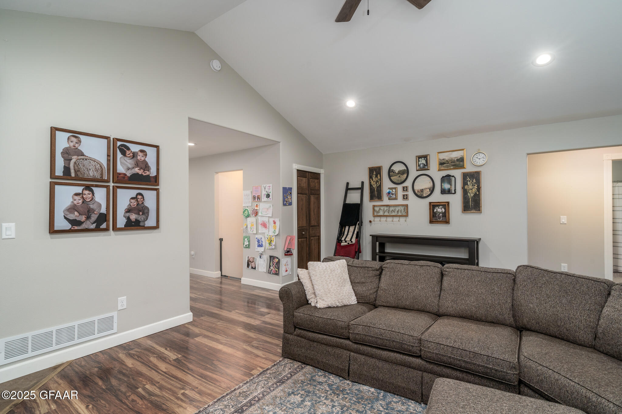 1427 CHESTNUT Street