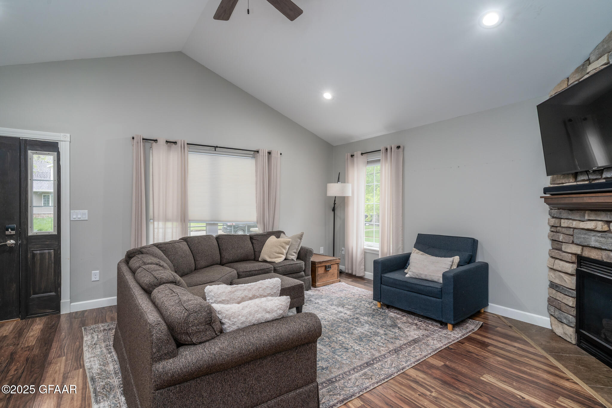 1427 CHESTNUT Street