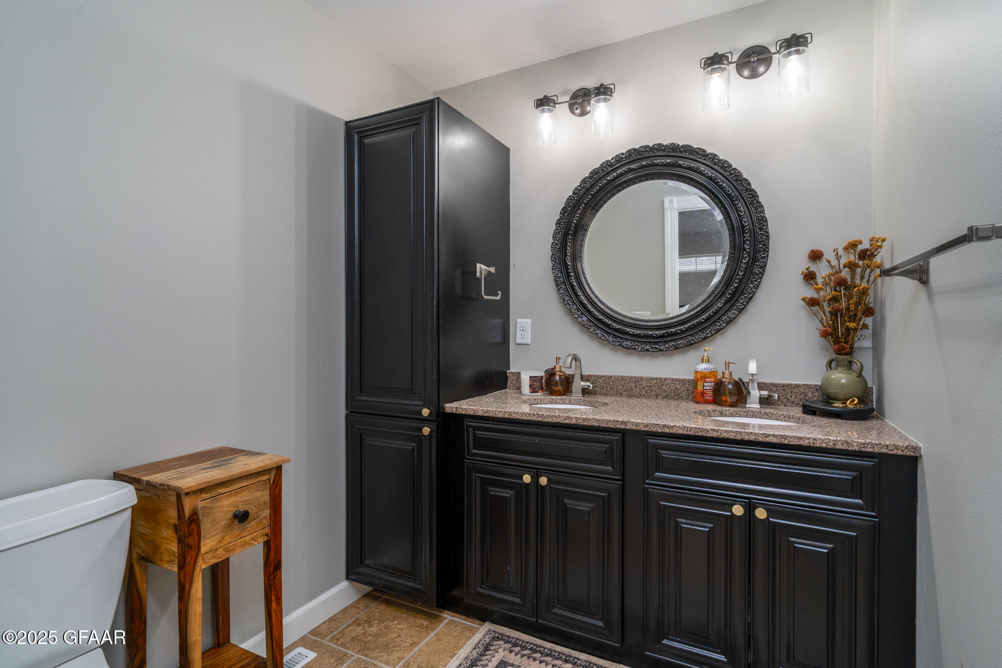 1427 CHESTNUT Street