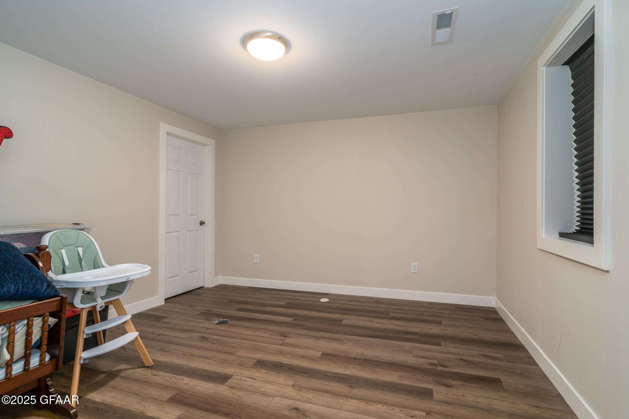 1427 CHESTNUT Street