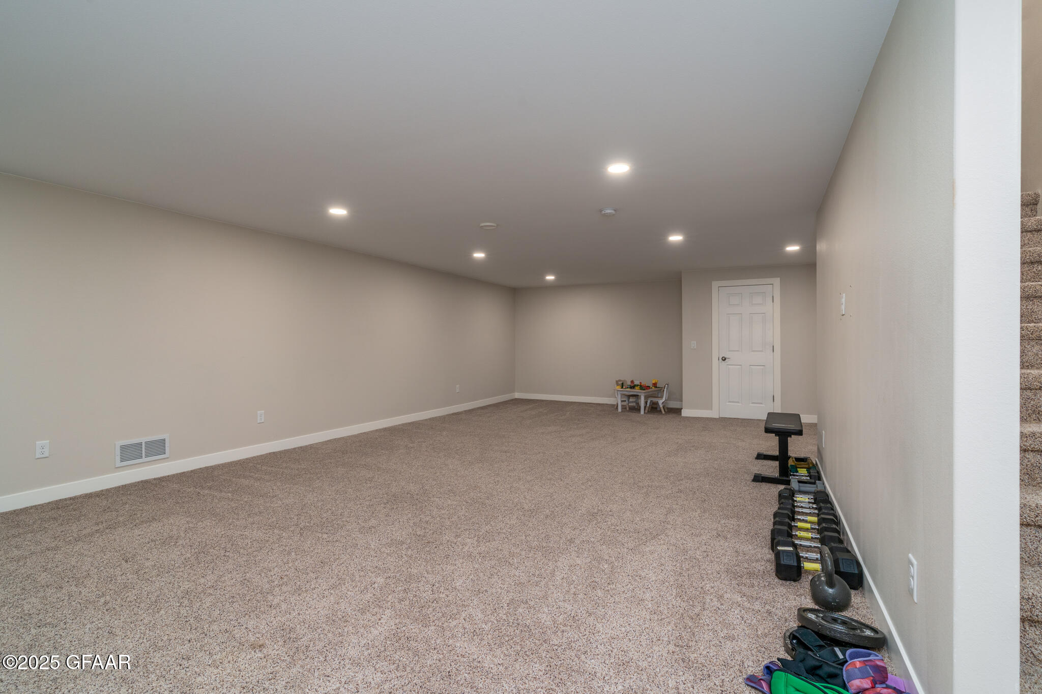 1427 CHESTNUT Street