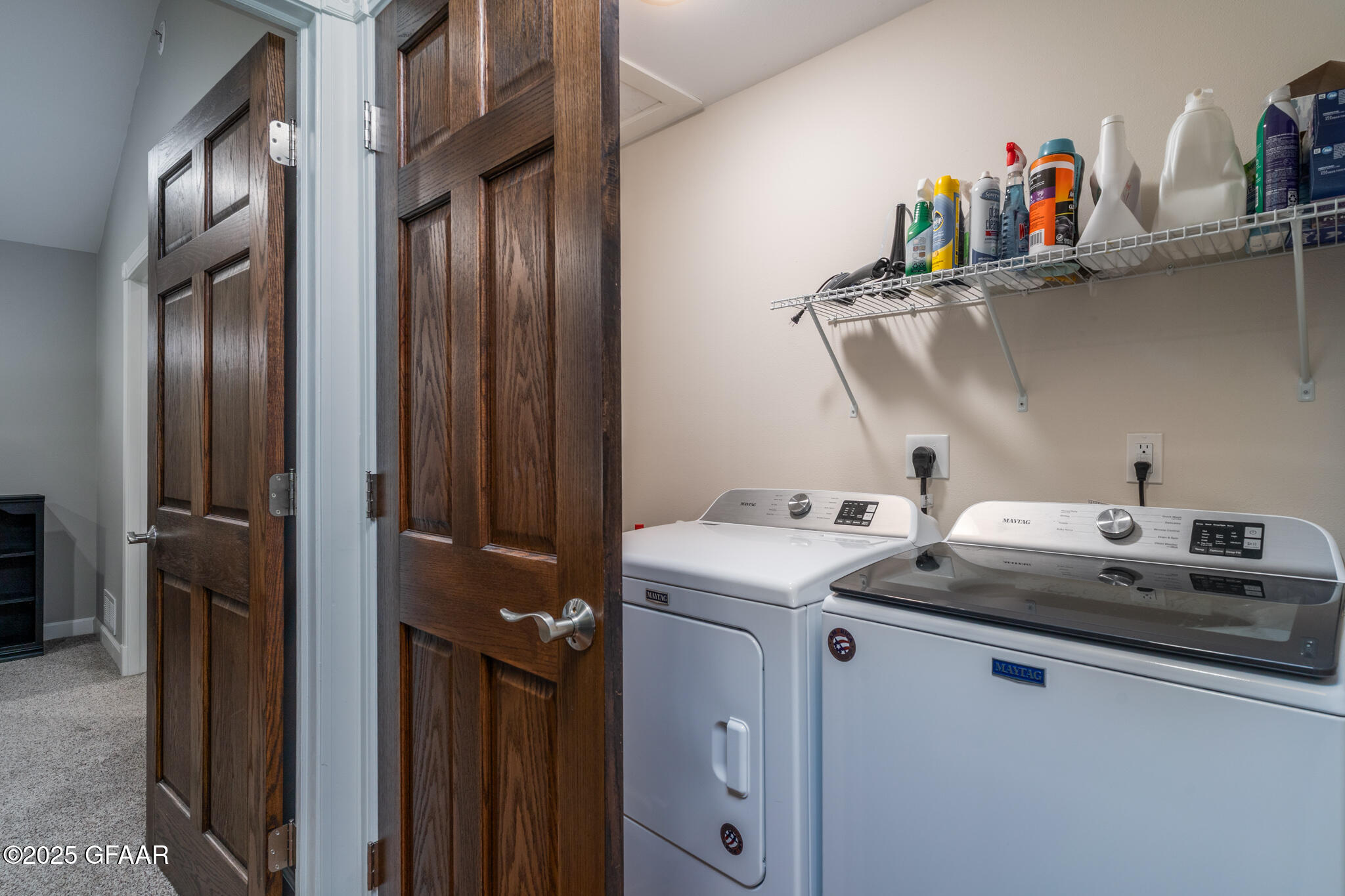 1427 CHESTNUT Street