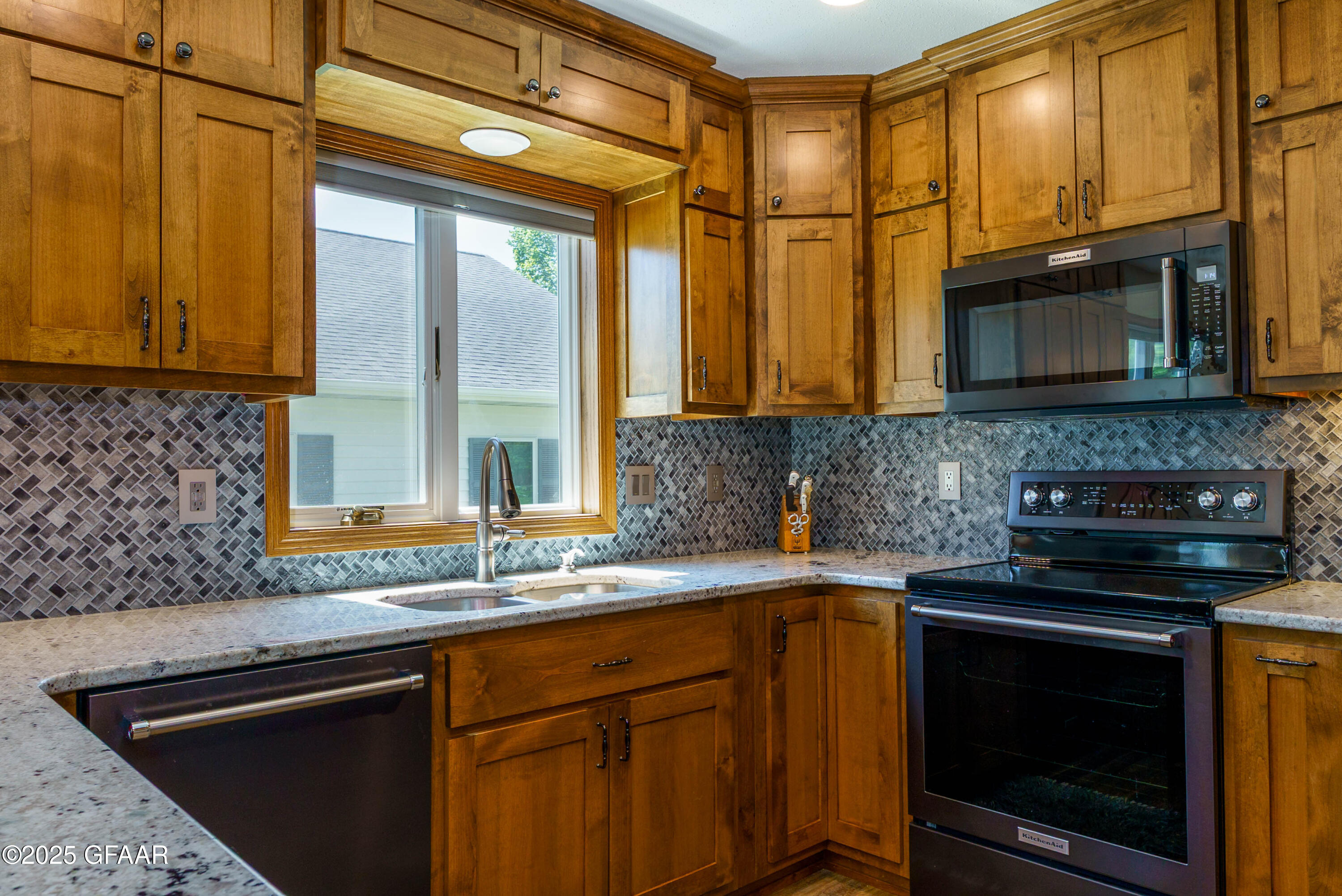 1943 PRAIRIE ROSE Court