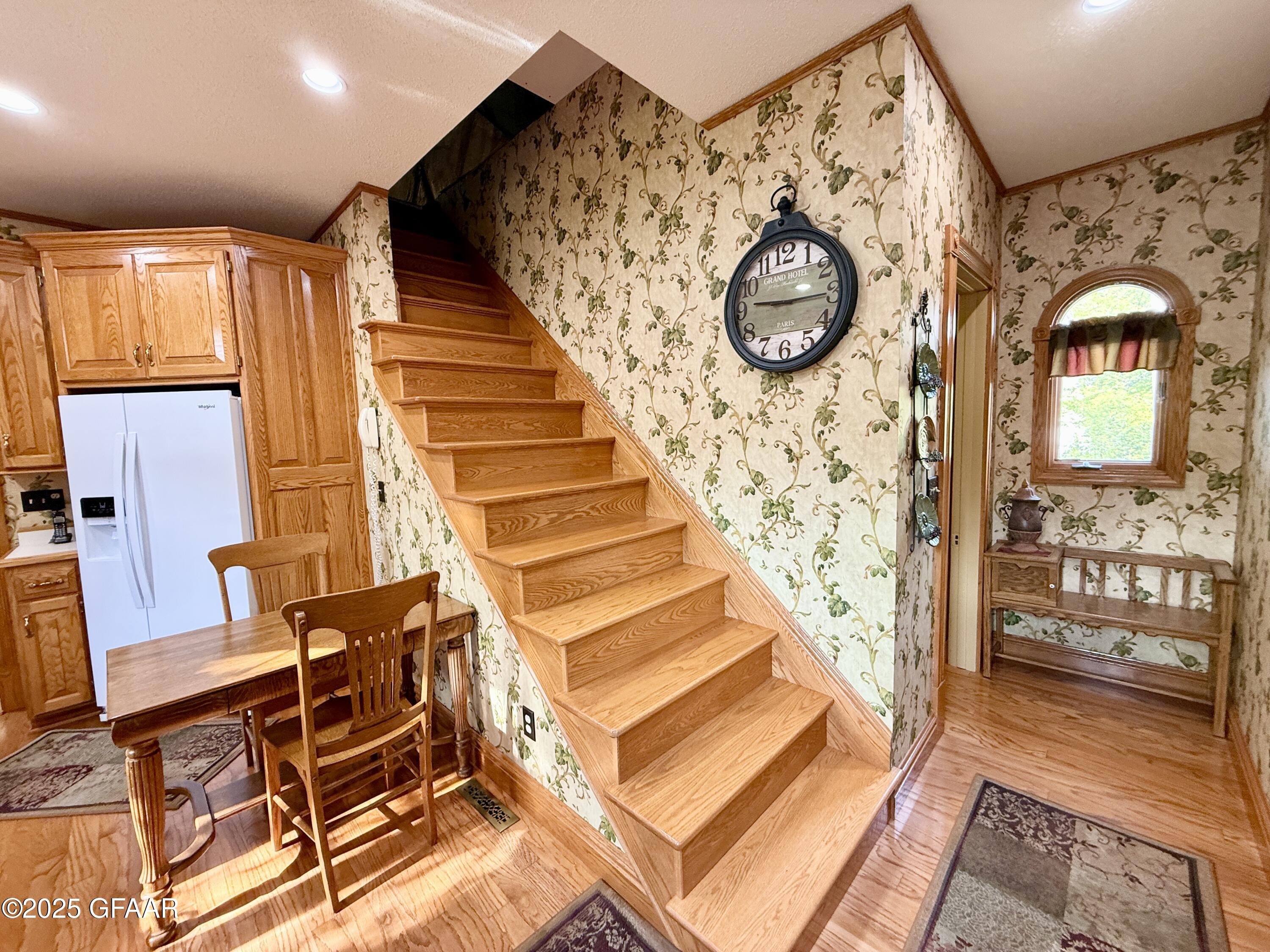 717 9TH AVE.