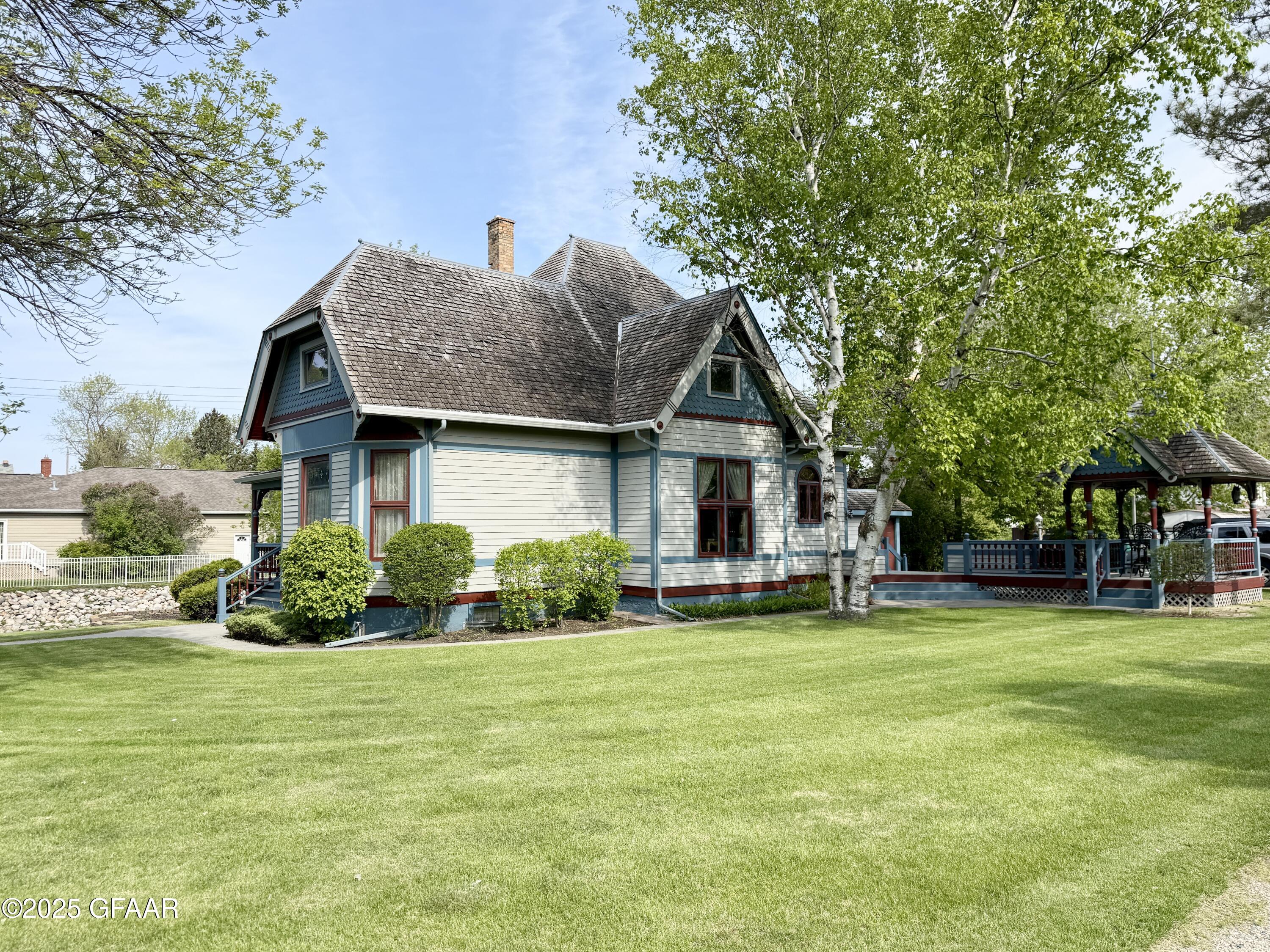 717 9TH AVE.