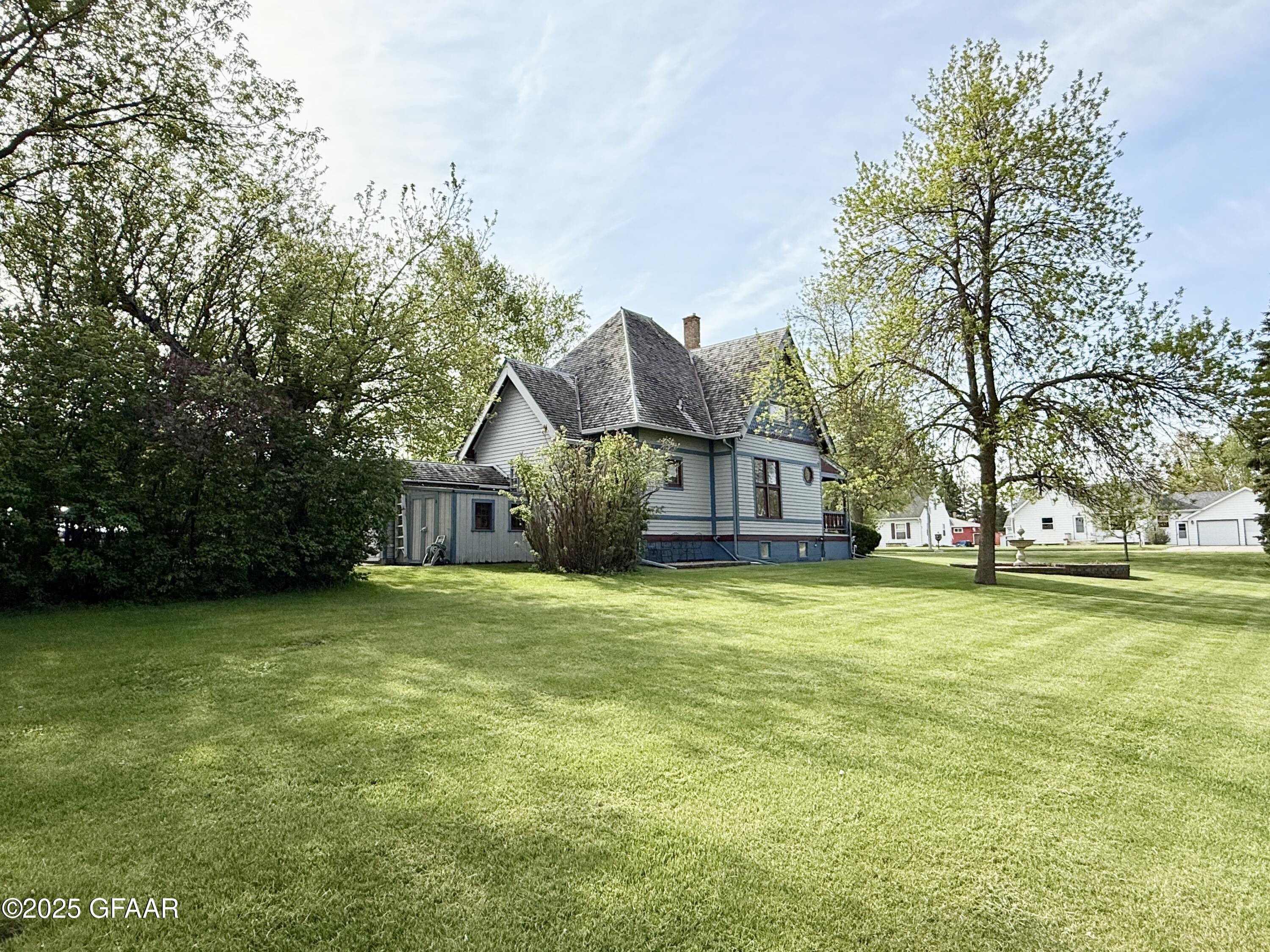 717 9TH AVE.