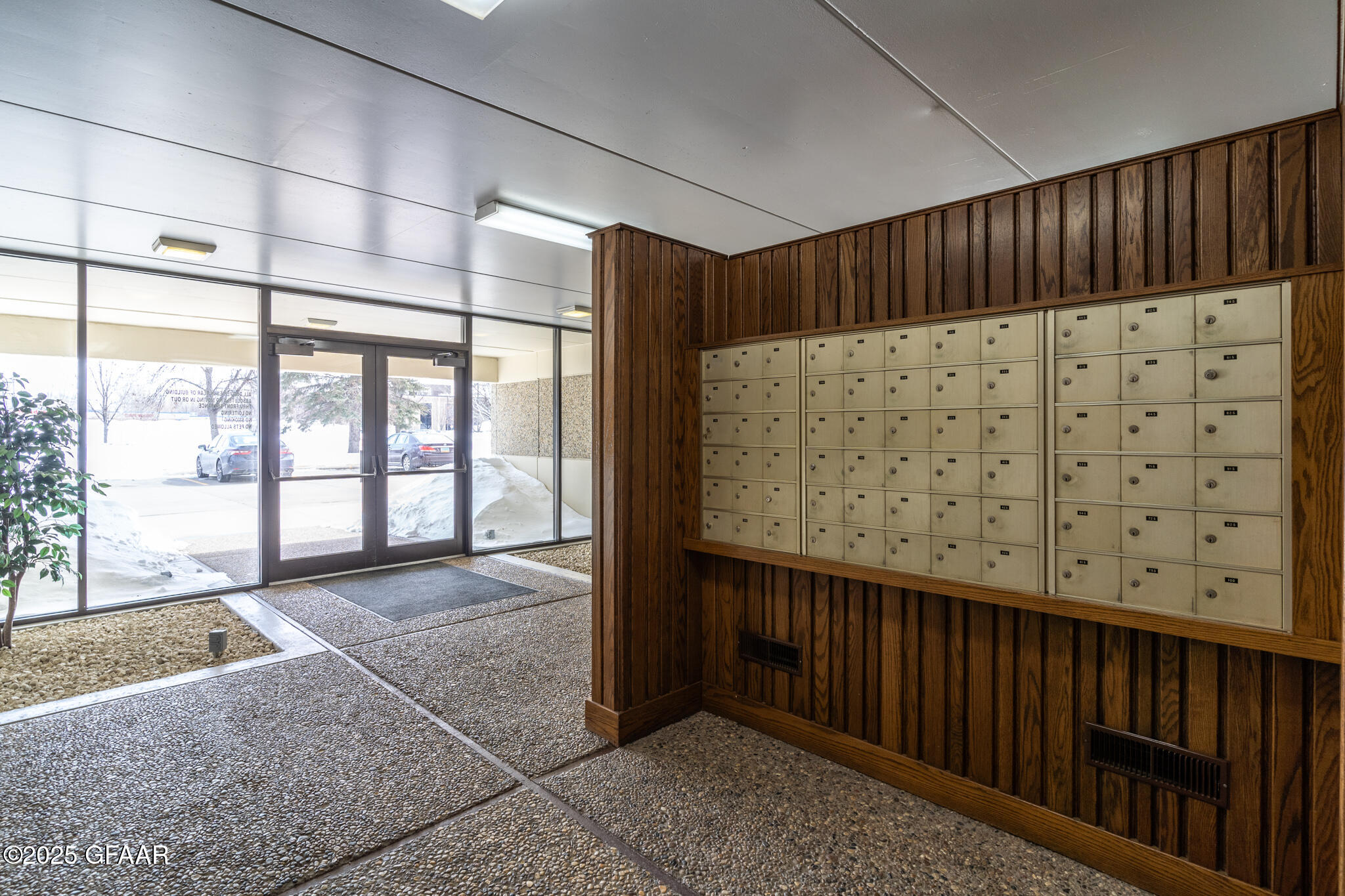 2200 29TH Street S, 23N