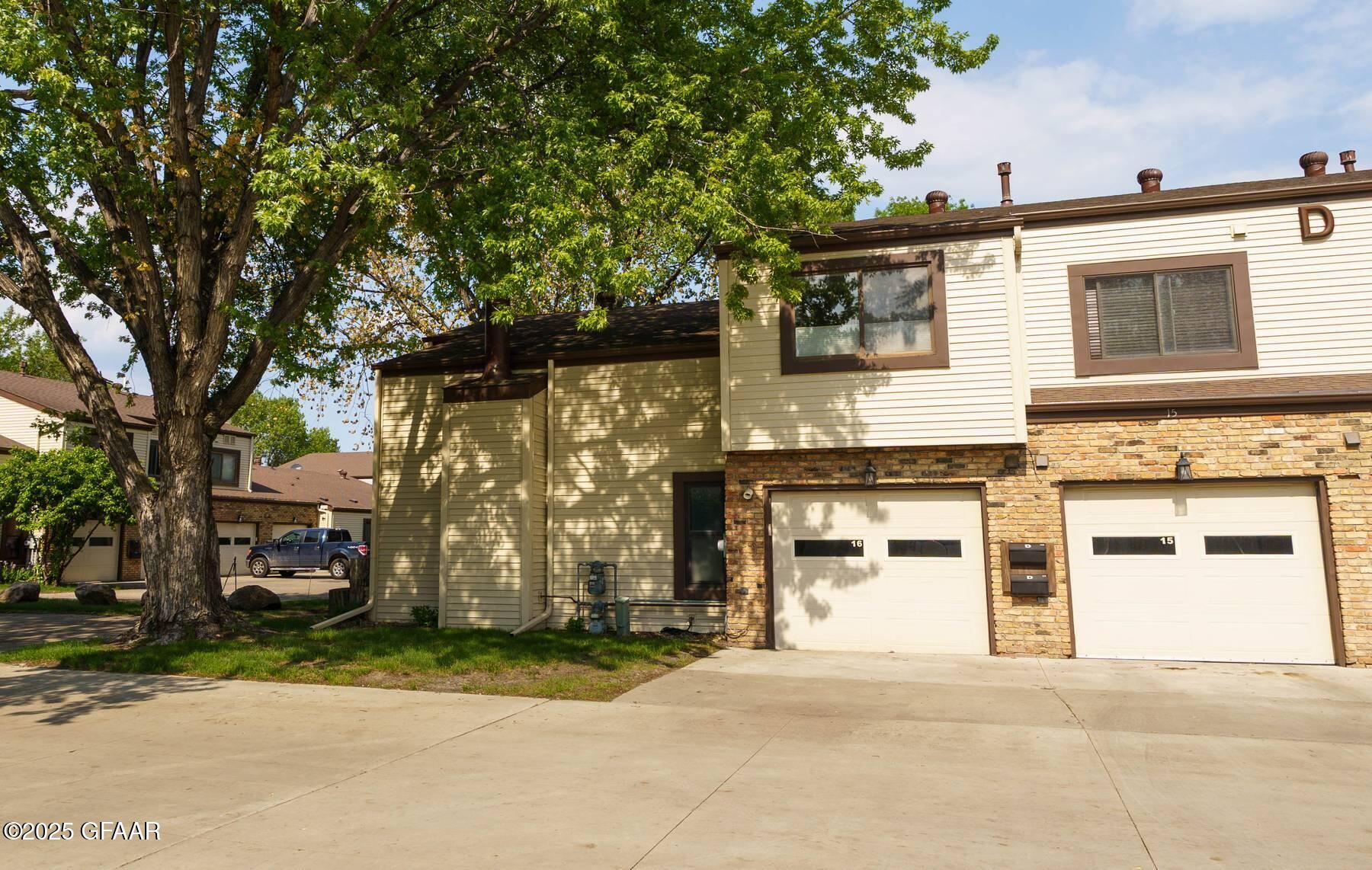 1015 39TH Street N, D-16