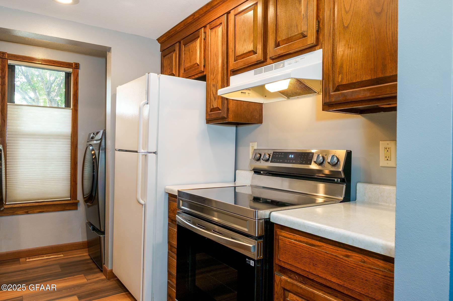 1015 39TH Street N, D-16