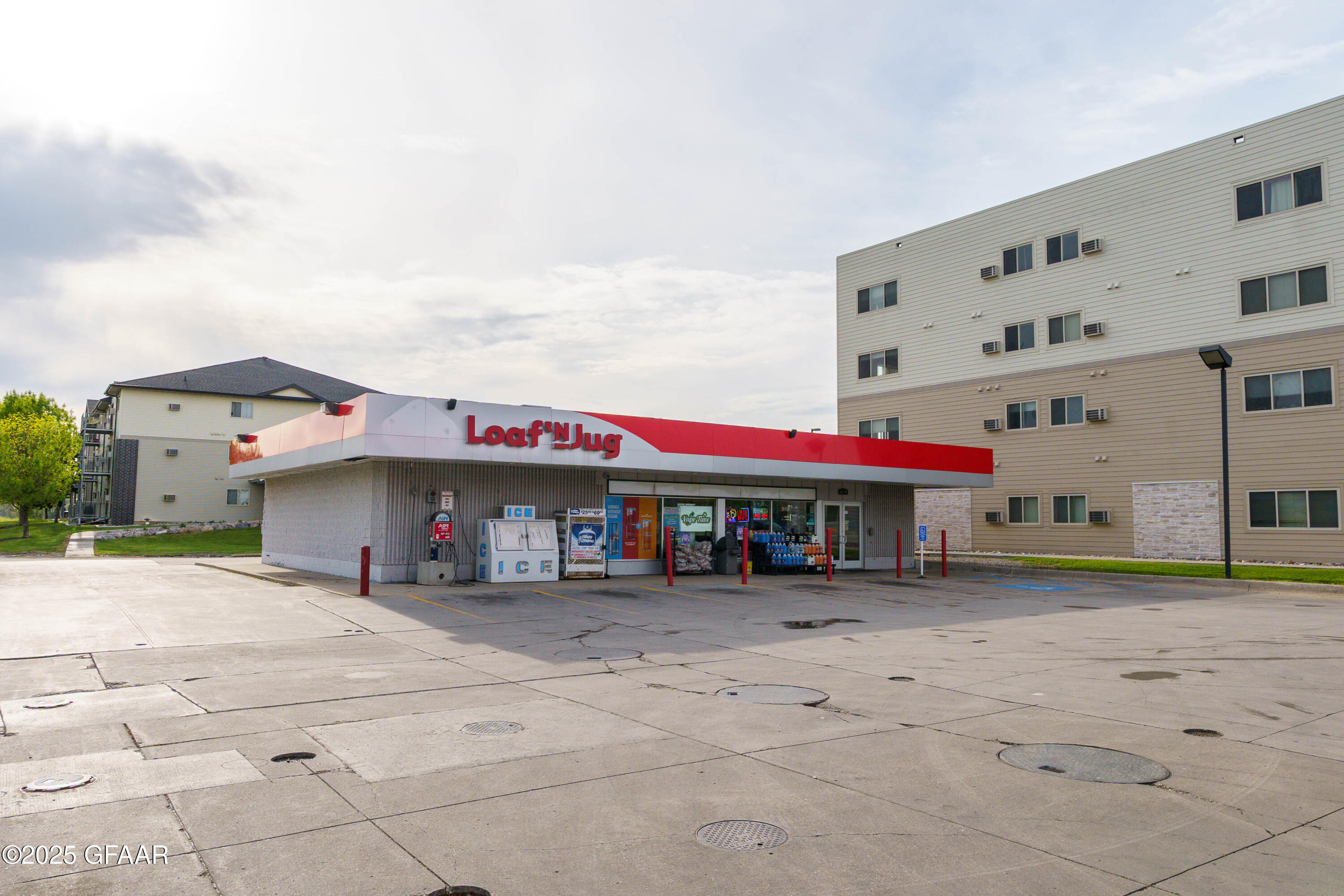 4250 UNIVERSITY Avenue