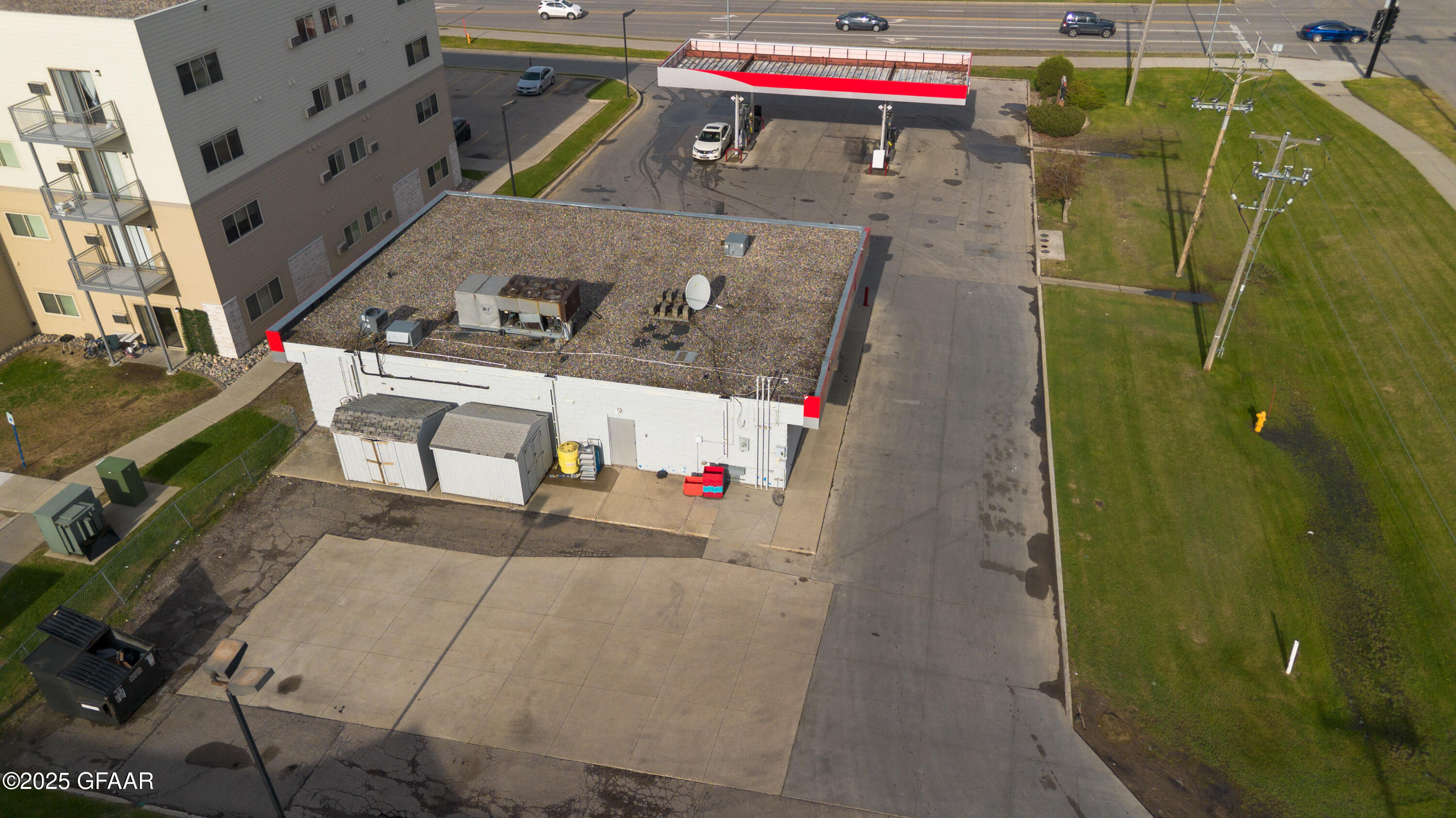 4250 UNIVERSITY Avenue