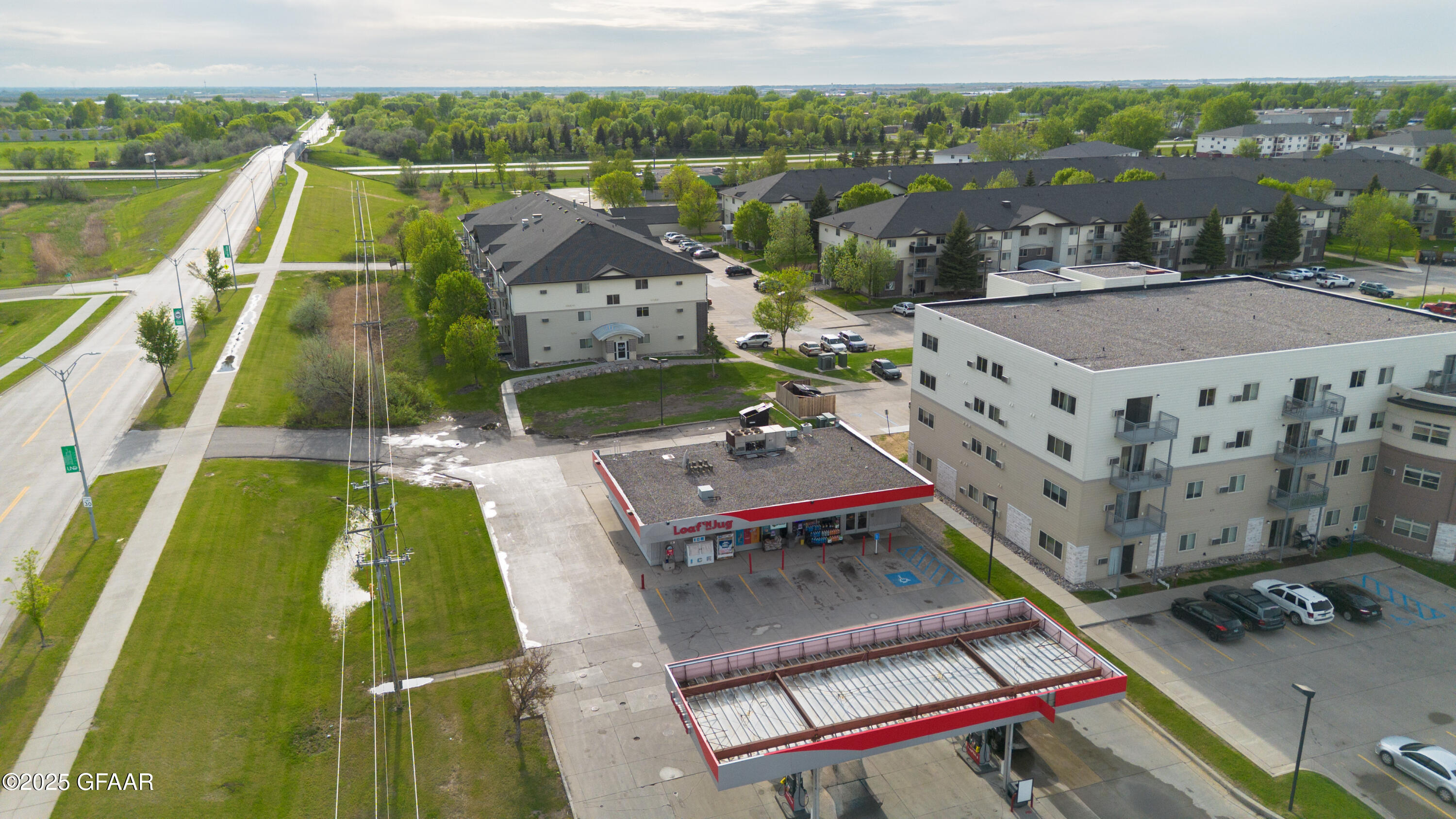 4250 UNIVERSITY Avenue