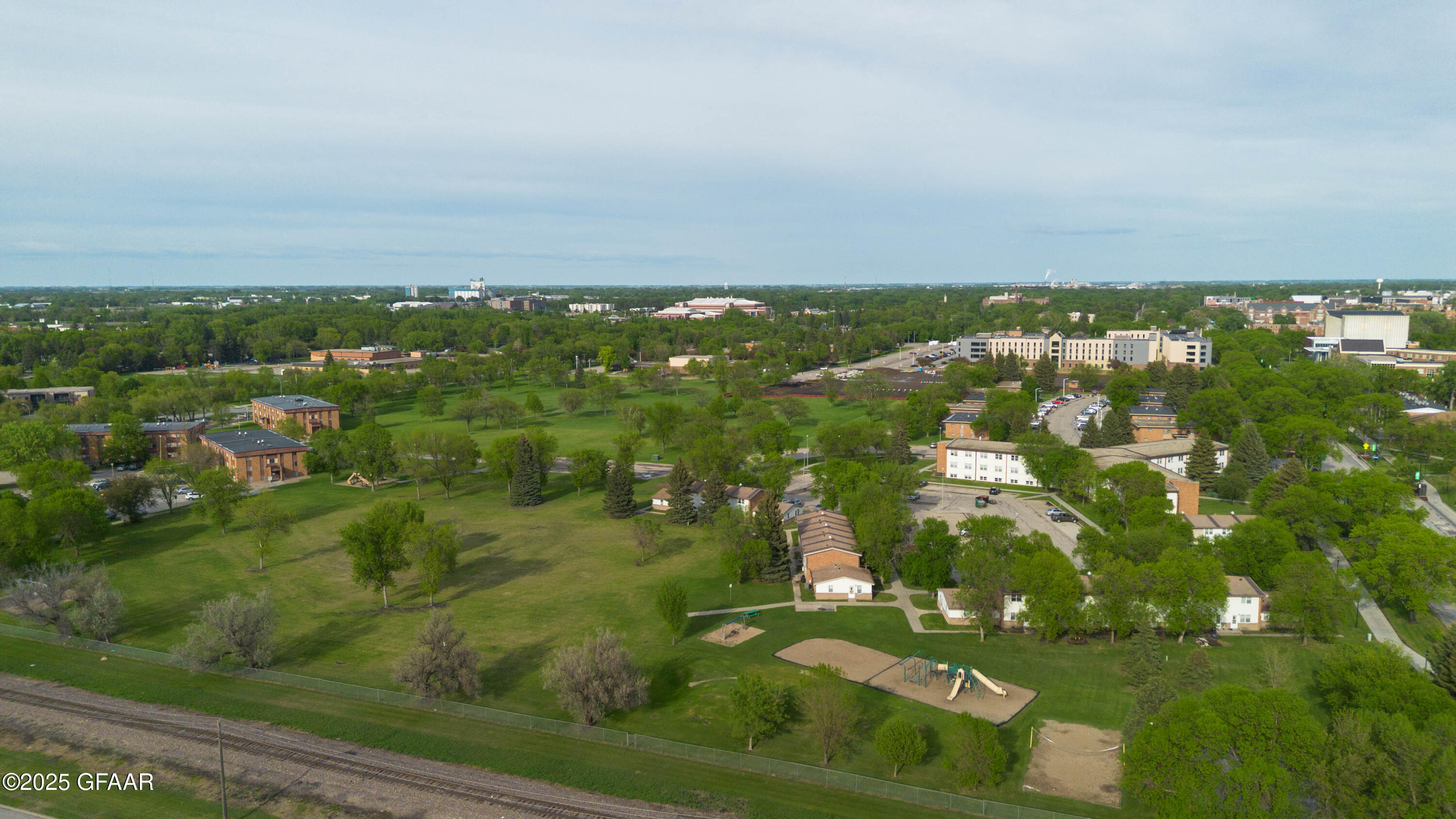 4250 UNIVERSITY Avenue