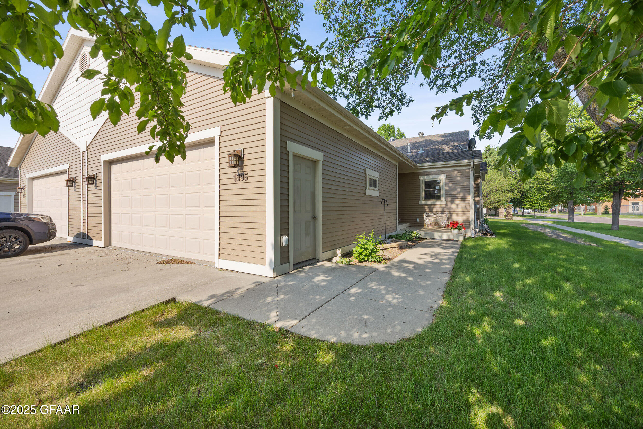 1395 HIGHPOINTE Drive