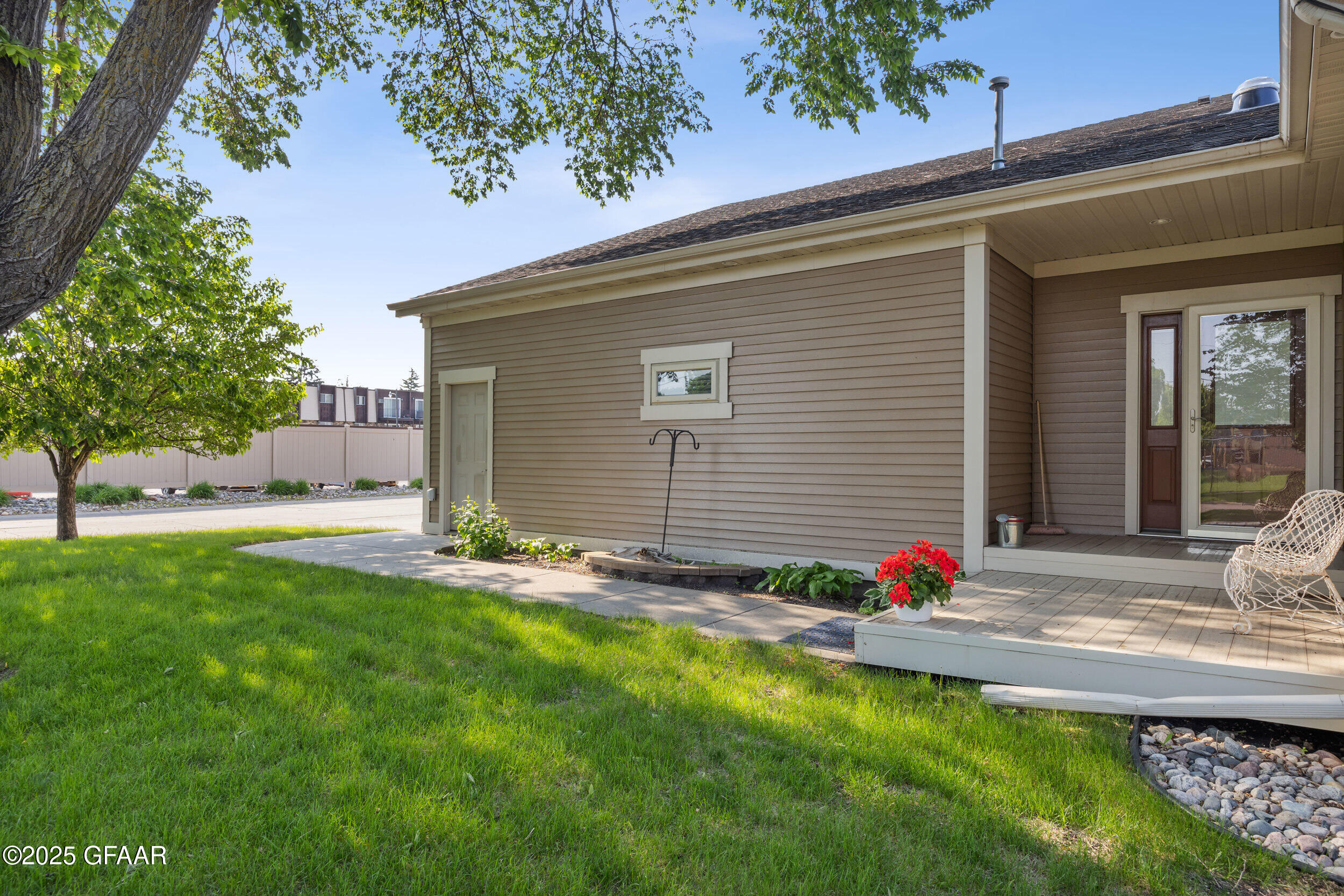 1395 HIGHPOINTE Drive