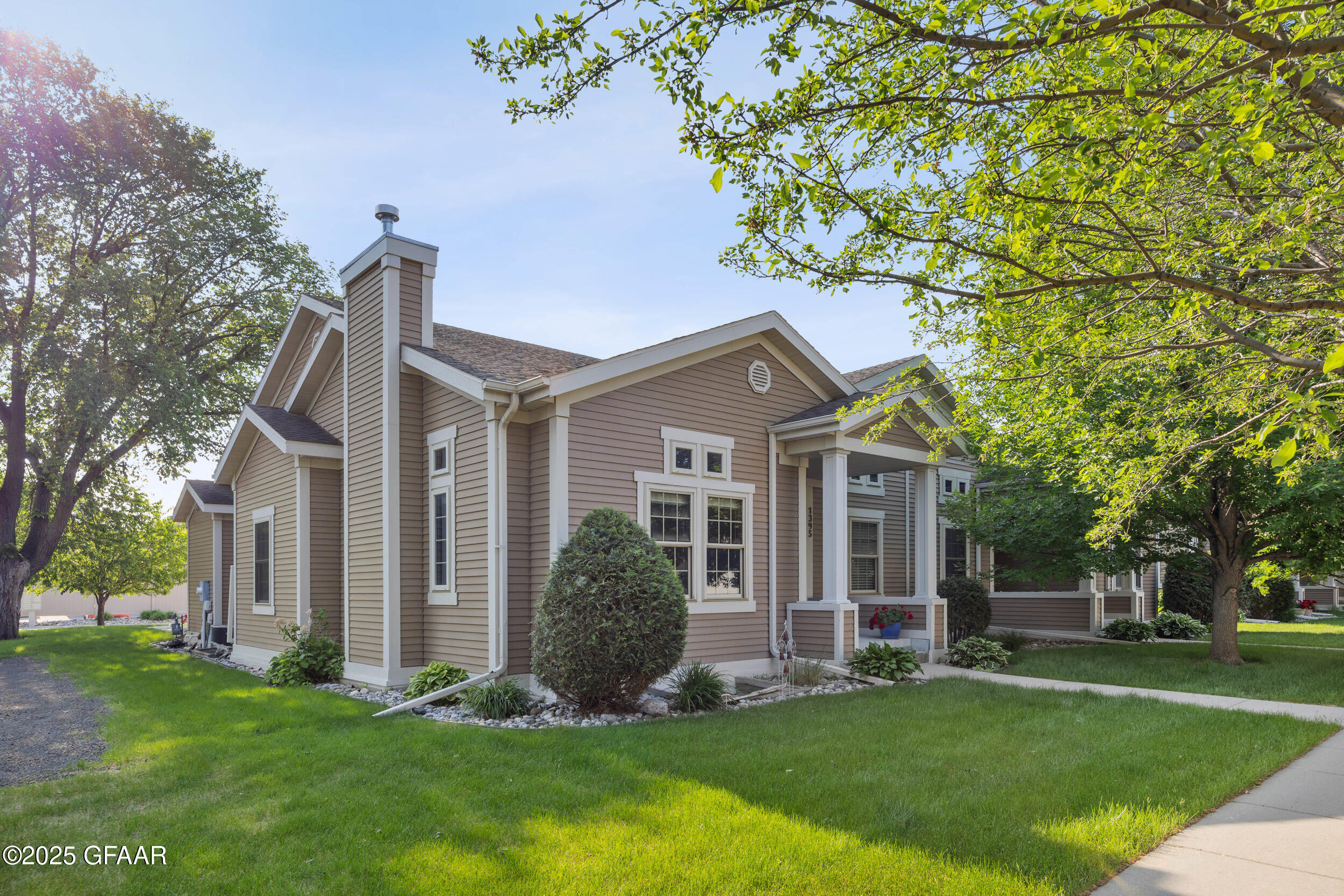 1395 HIGHPOINTE Drive