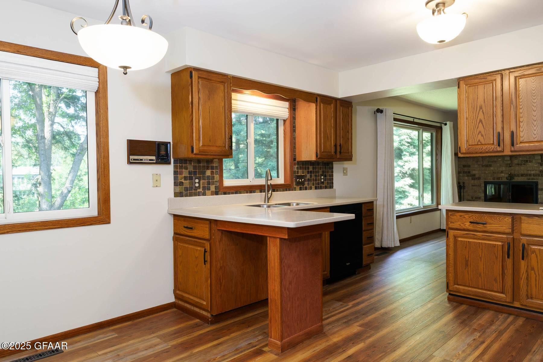 3824 FAIRVIEW Drive