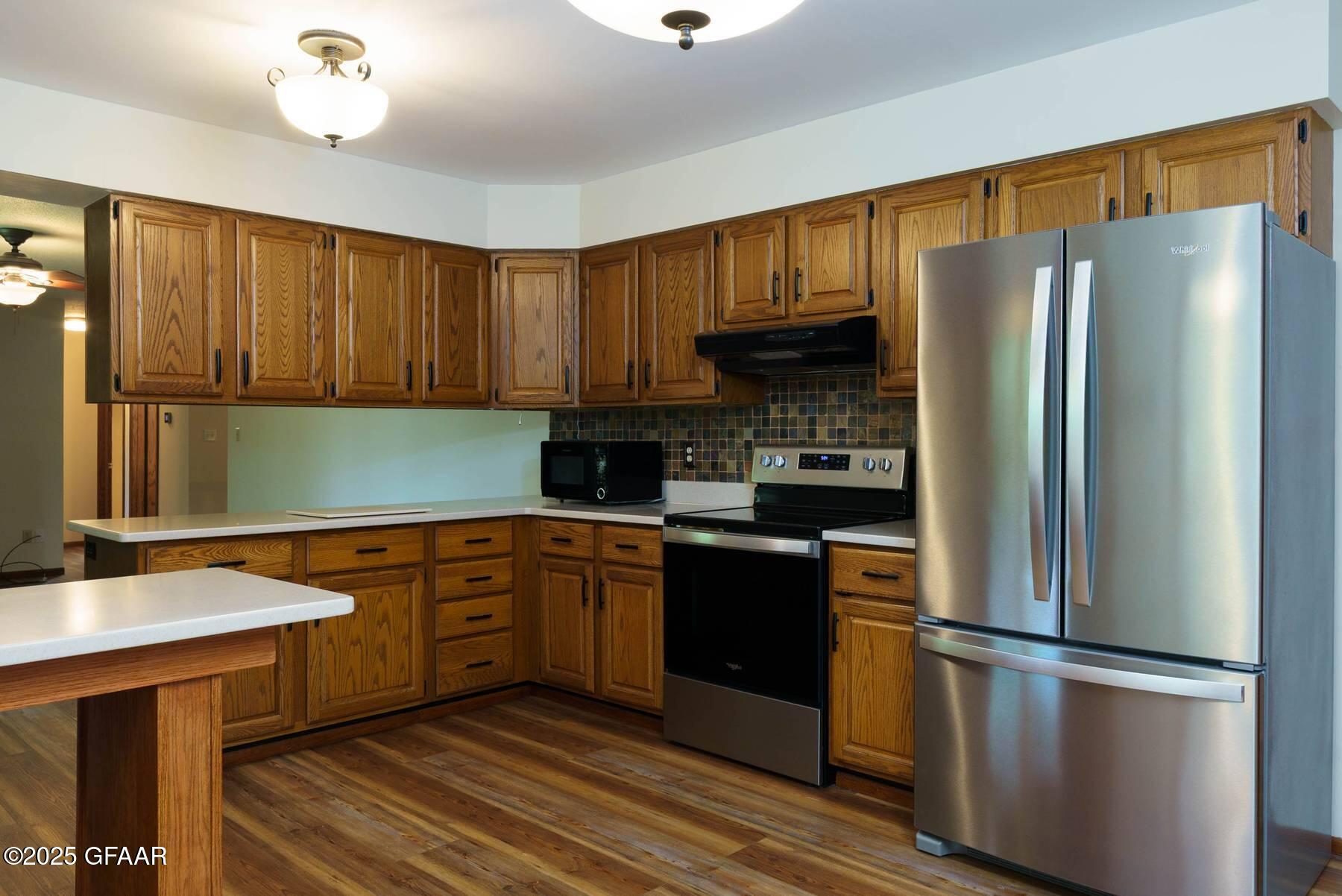 3824 FAIRVIEW Drive
