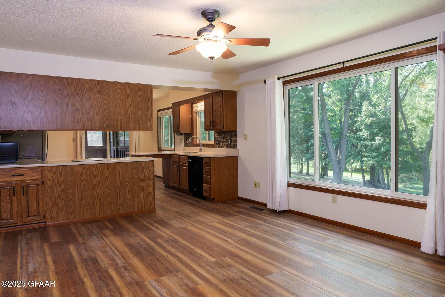 3824 FAIRVIEW Drive