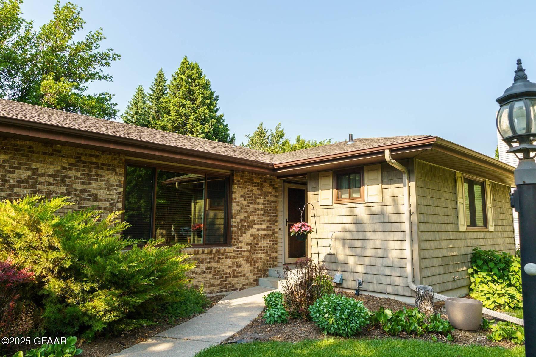 3824 FAIRVIEW Drive