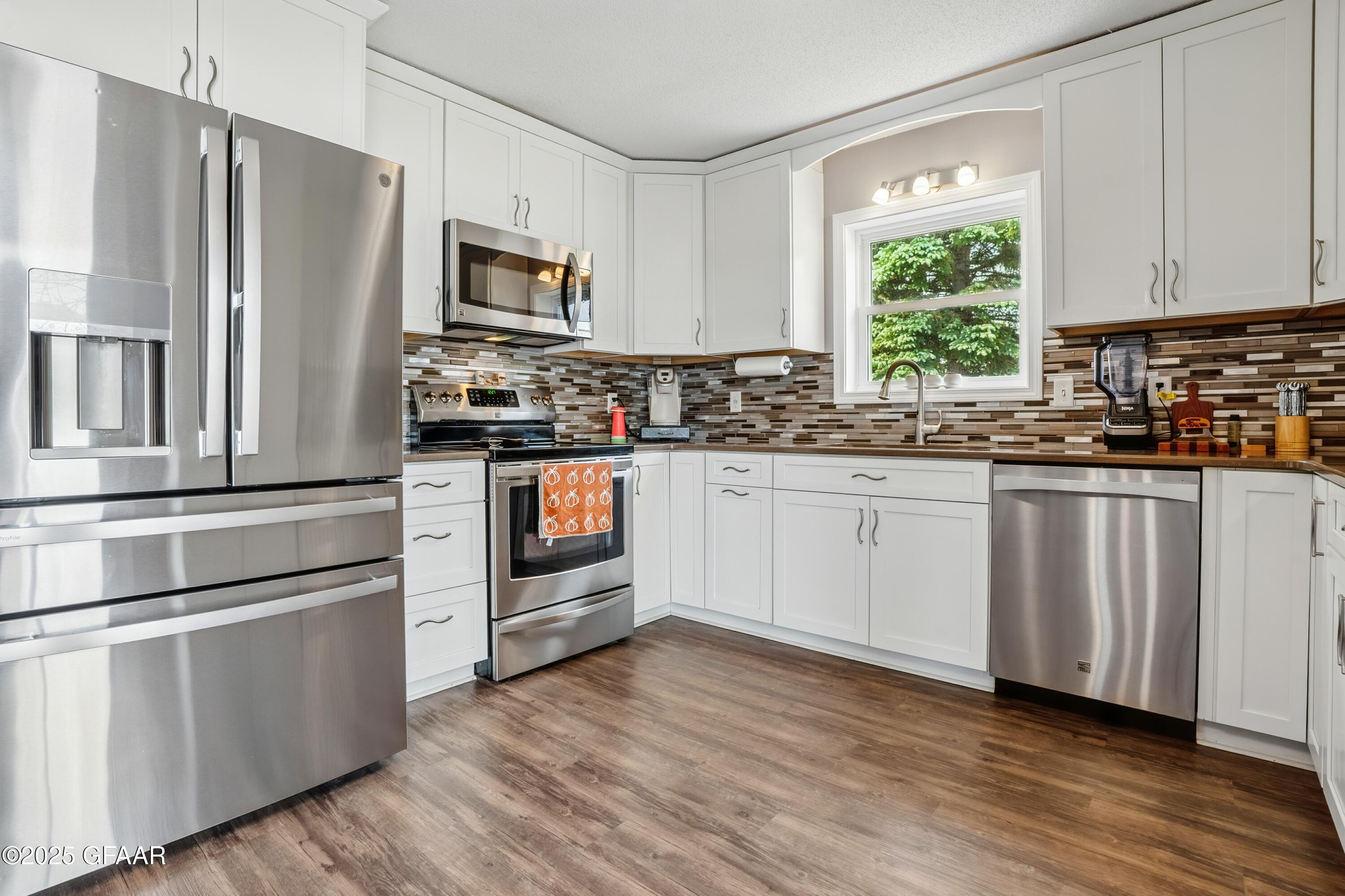 307 BROADWAY W